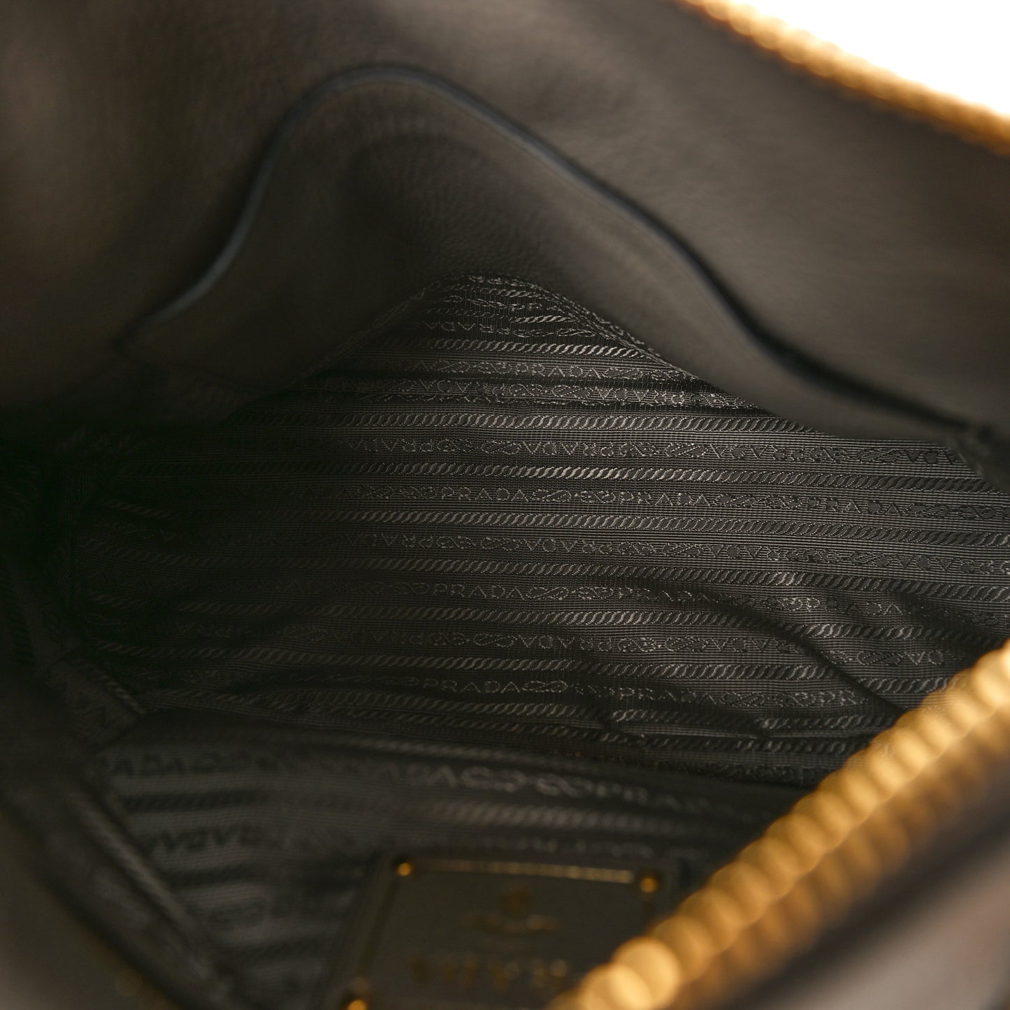 Vitello Phenix Shoulder Bag Argilla