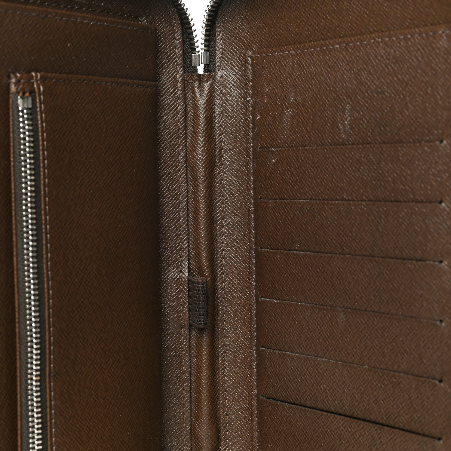 Louis Vuitton Taiga Atoll Travel Organizer Grizzli 8 of 19