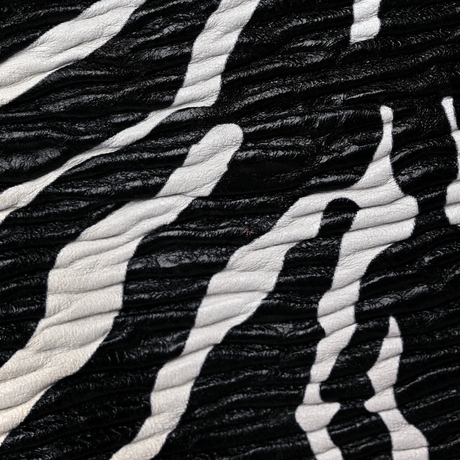 Bottega Veneta Nappa BV Trine Clutch Zebra 1092960 – FASHIONPHILE