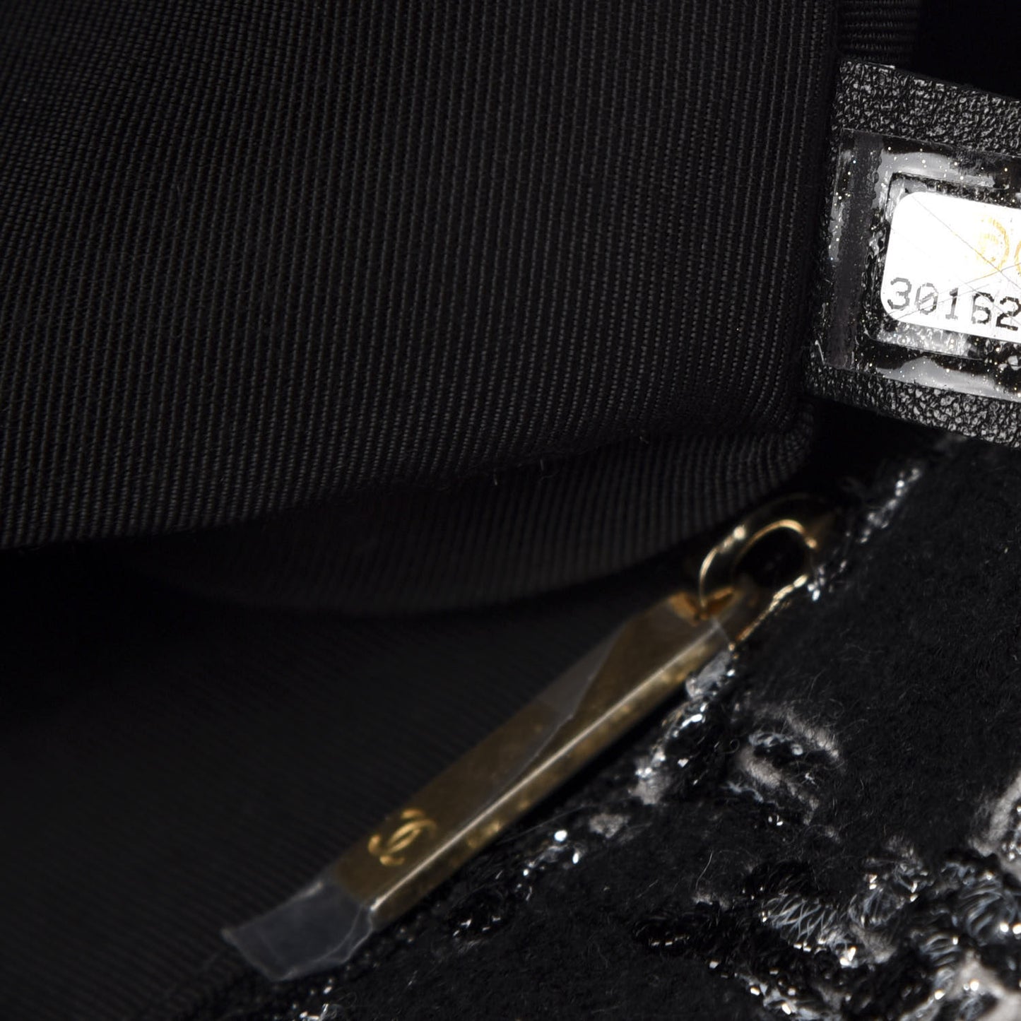 Tweed Quilted Large 19 Flap Black Ecru White