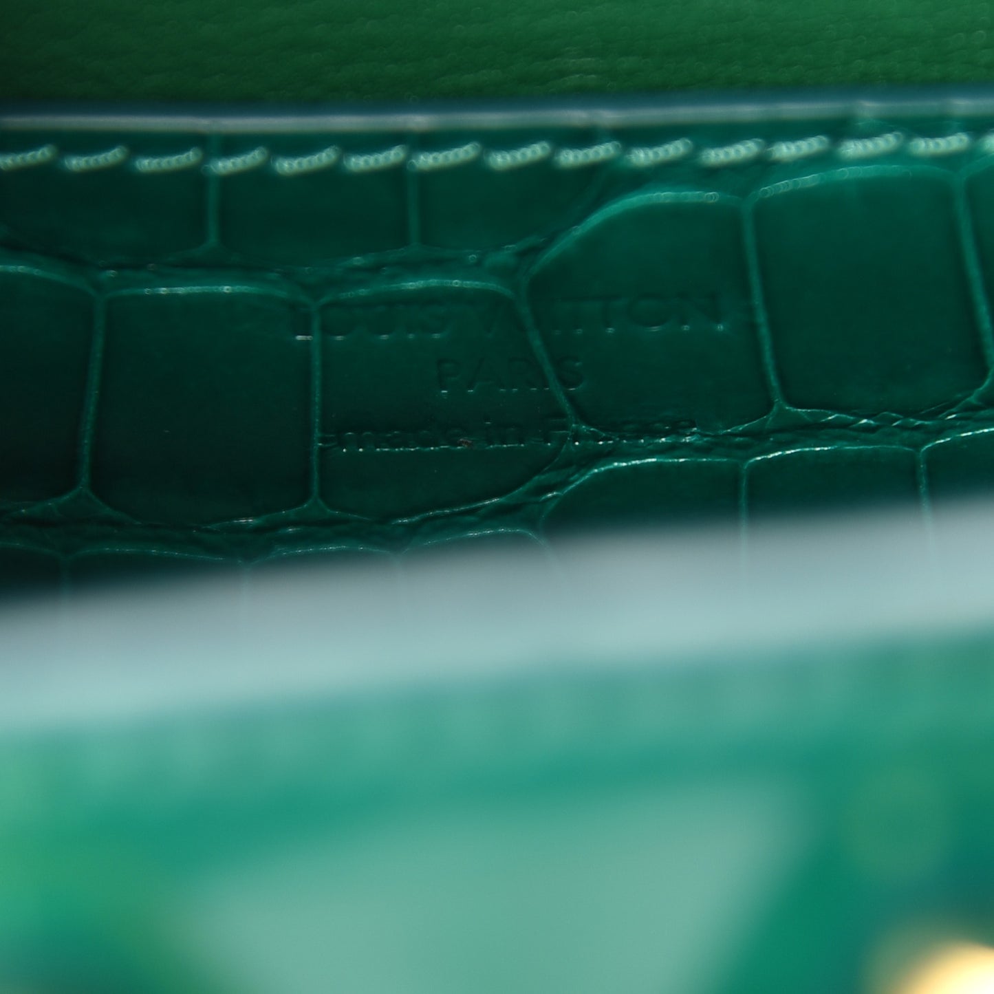 Crocodile Twist Shoulder Bag PM Emeraude