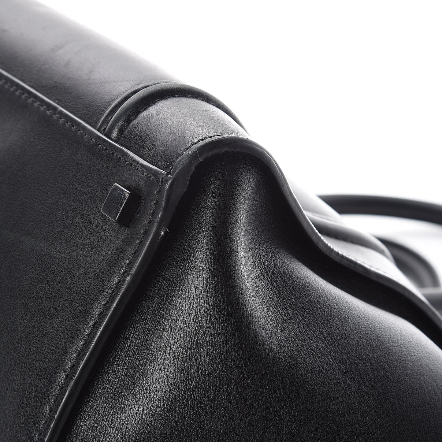 Smooth Calfskin Medium Phantom Luggage Black
