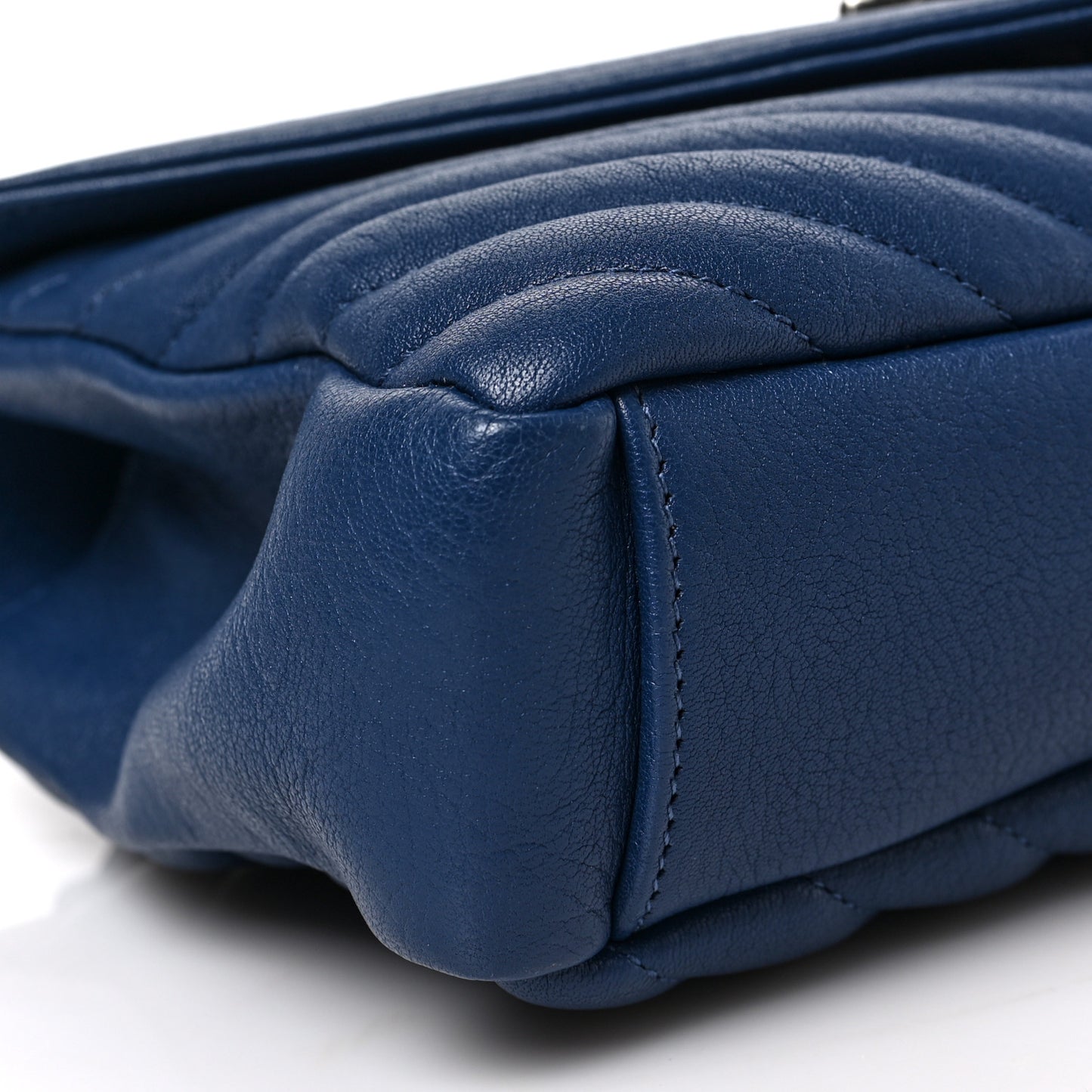 Sheepskin Matelasse Chevron Monogram College Bag Navy
