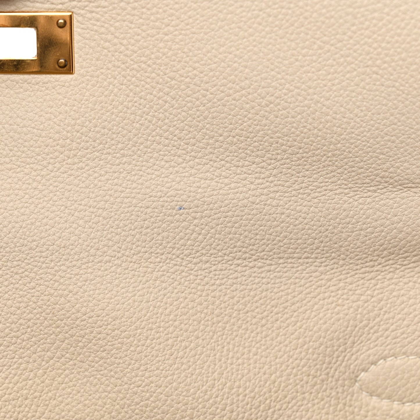 Togo Kelly Retourne 32 Craie