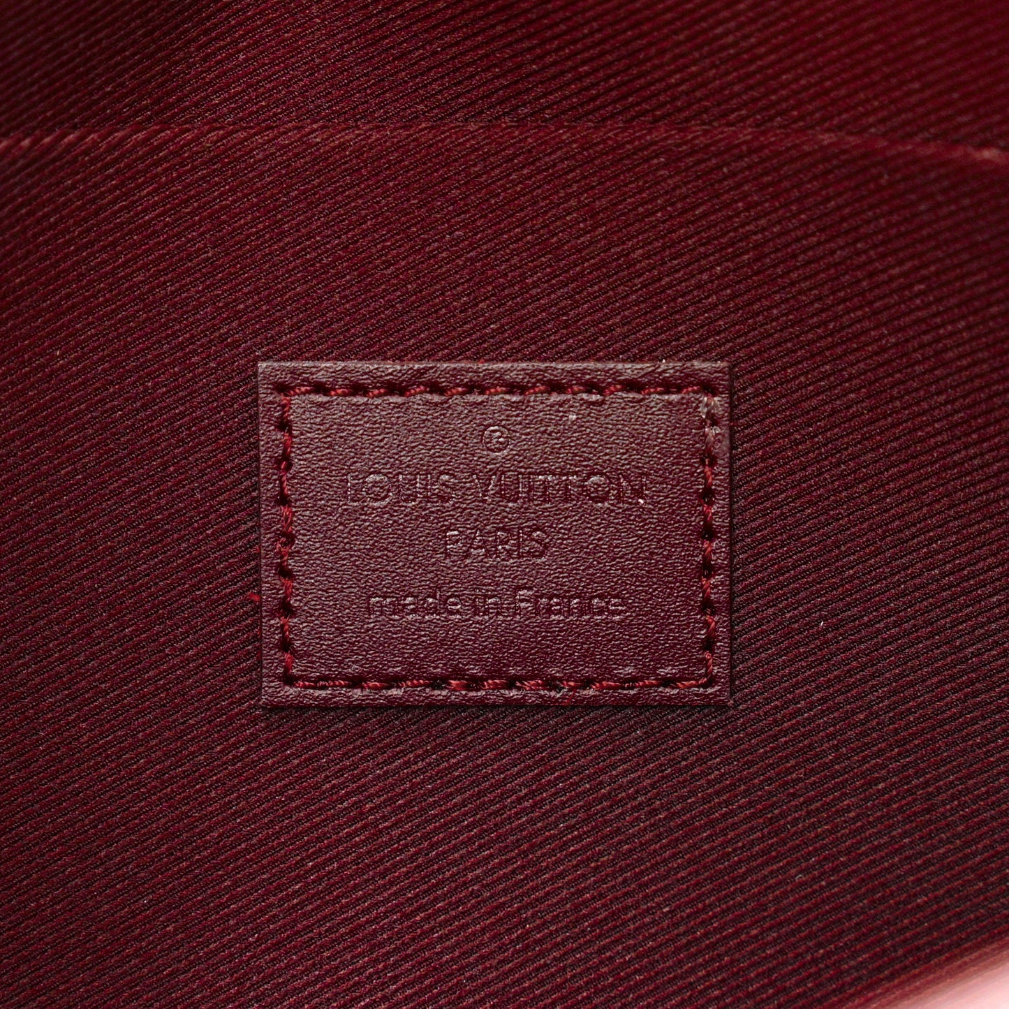 LOUIS VUITTON Vernis Pochette Felicie Chain Wallet Amarante