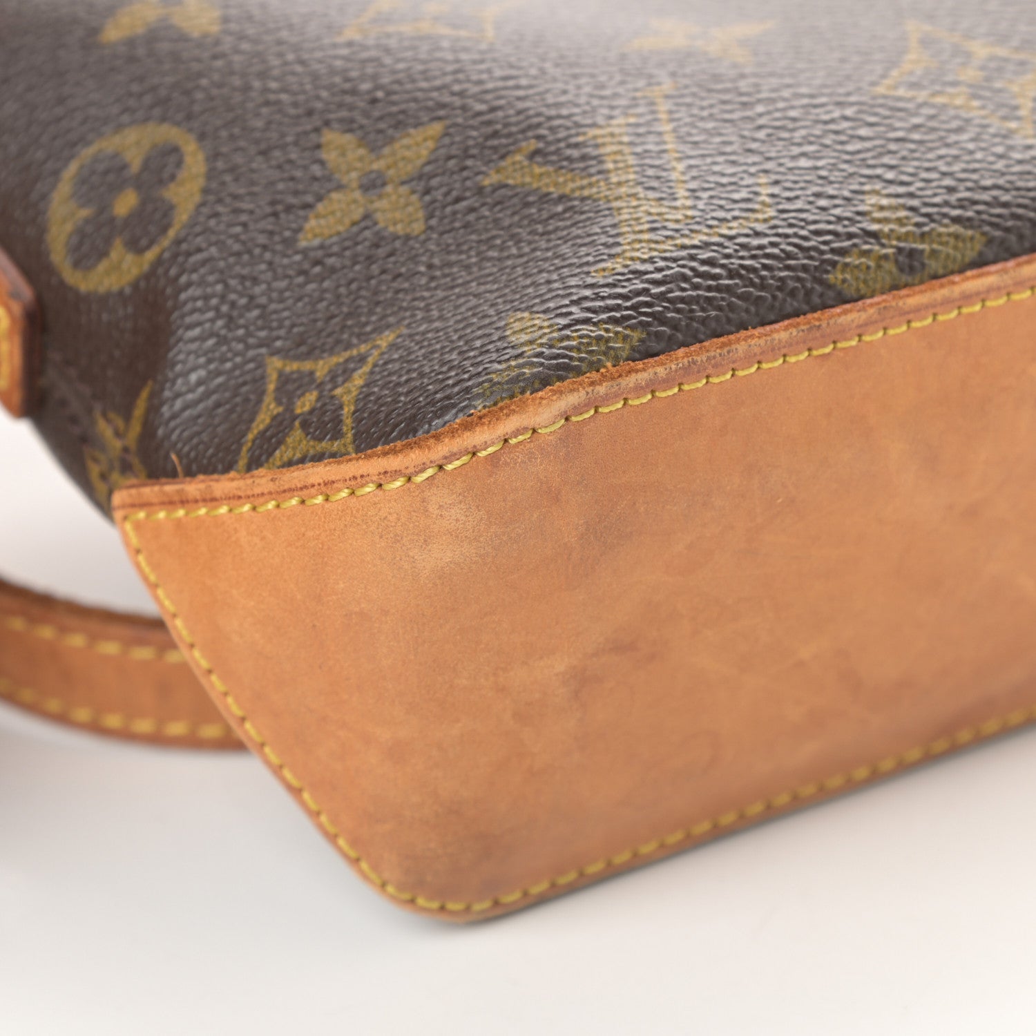 Louis Vuitton Monogram Trotteur 9 of 18