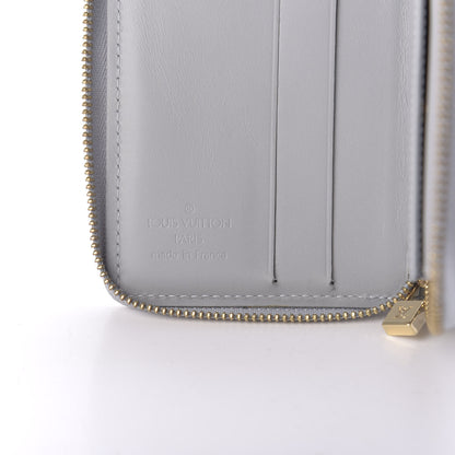 Louis Vuitton Vernis Broome Zip Wallet Gris 8 of 9