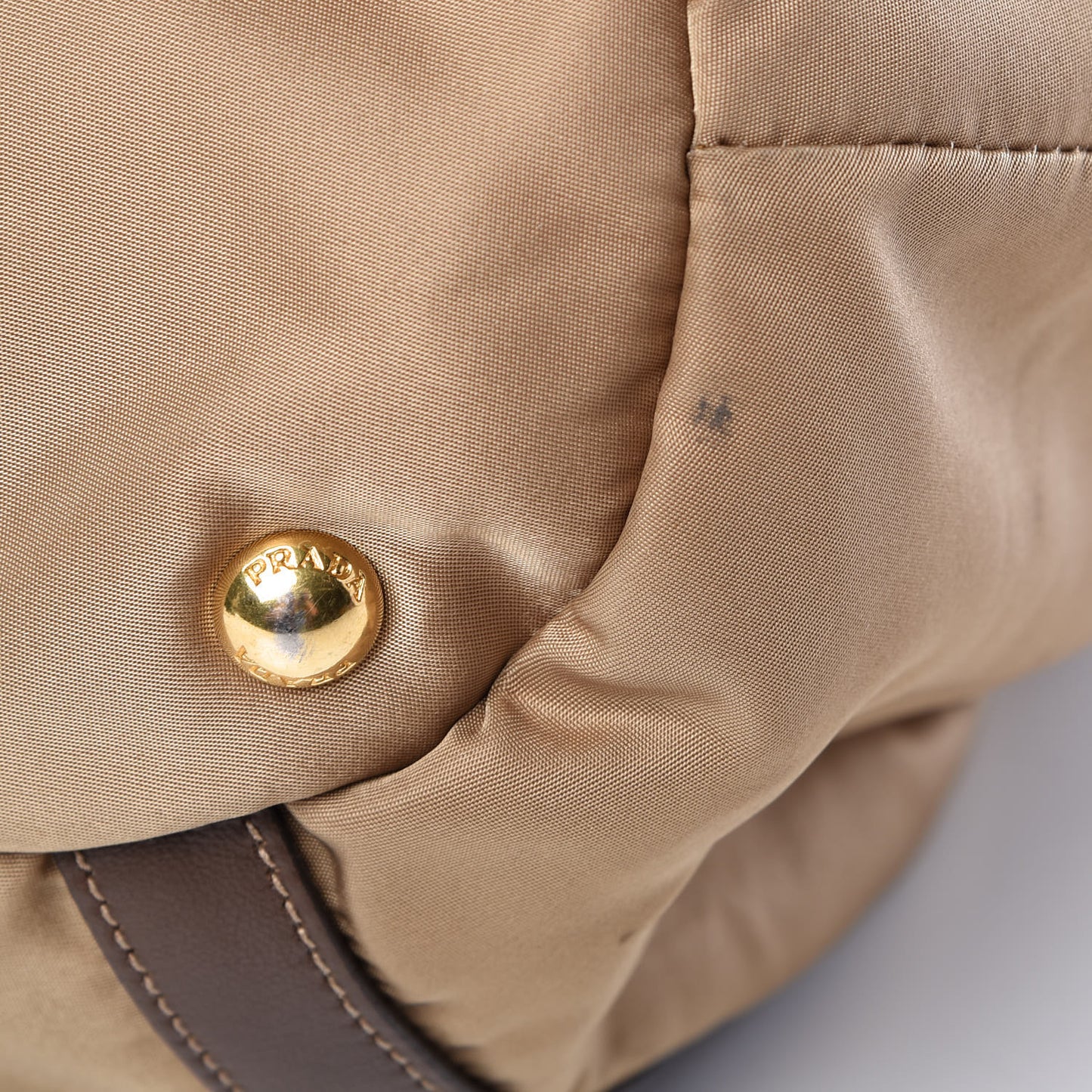 Tessuto Nylon Jacquard Logo Tote Cammello