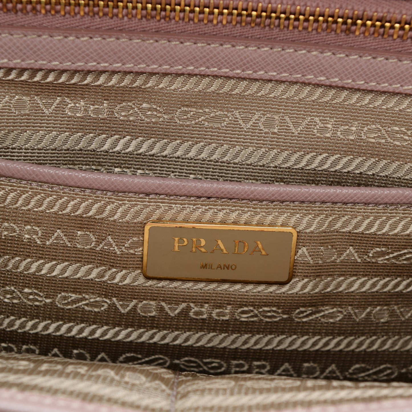 Saffiano Medium Galleria Double Zip Tote Cammeo