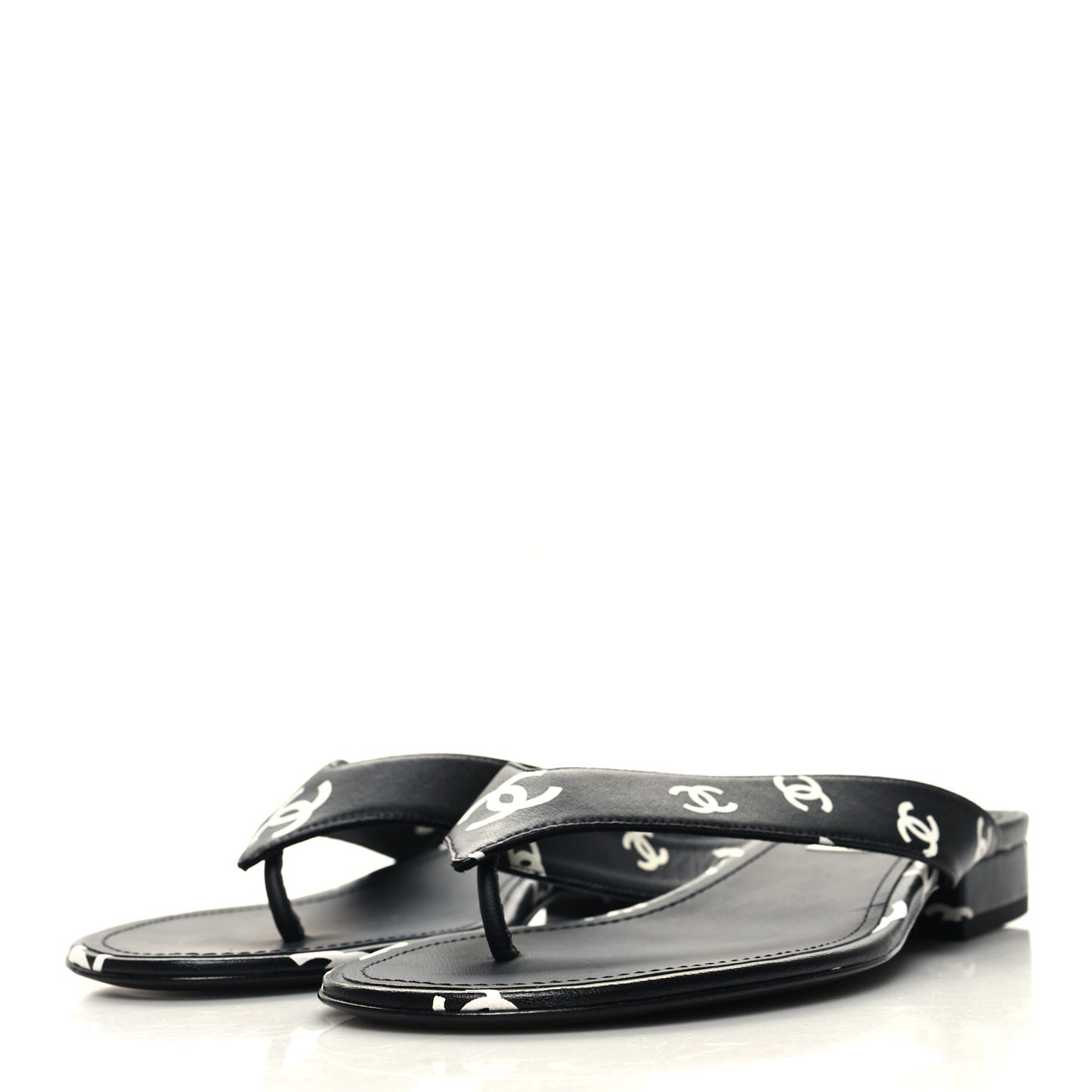 Lambskin Printed CC Thong Sandals 38 Black White