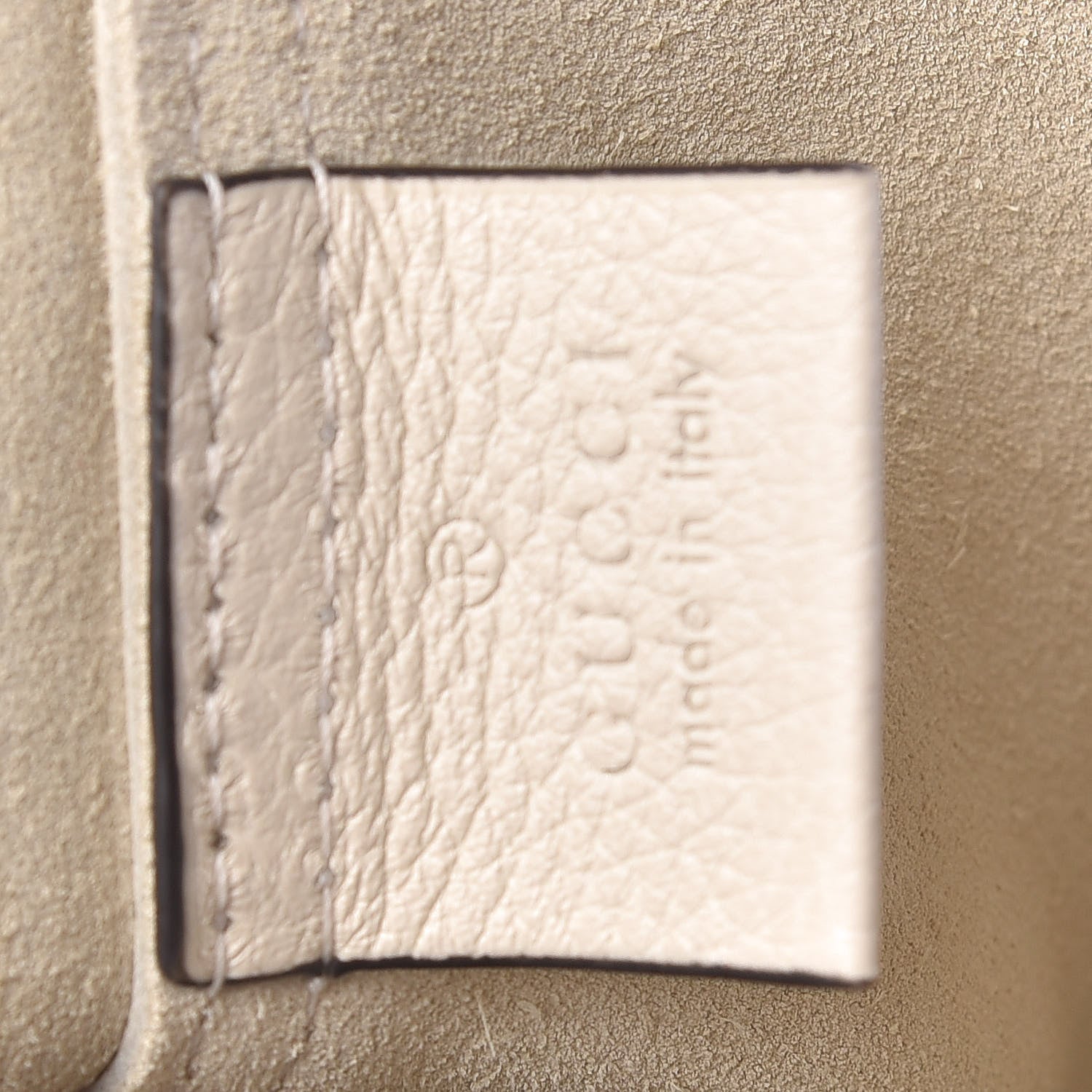 Gucci Pebbled Calfskin Medium Logo Portfolio Clutch White 6 of 6