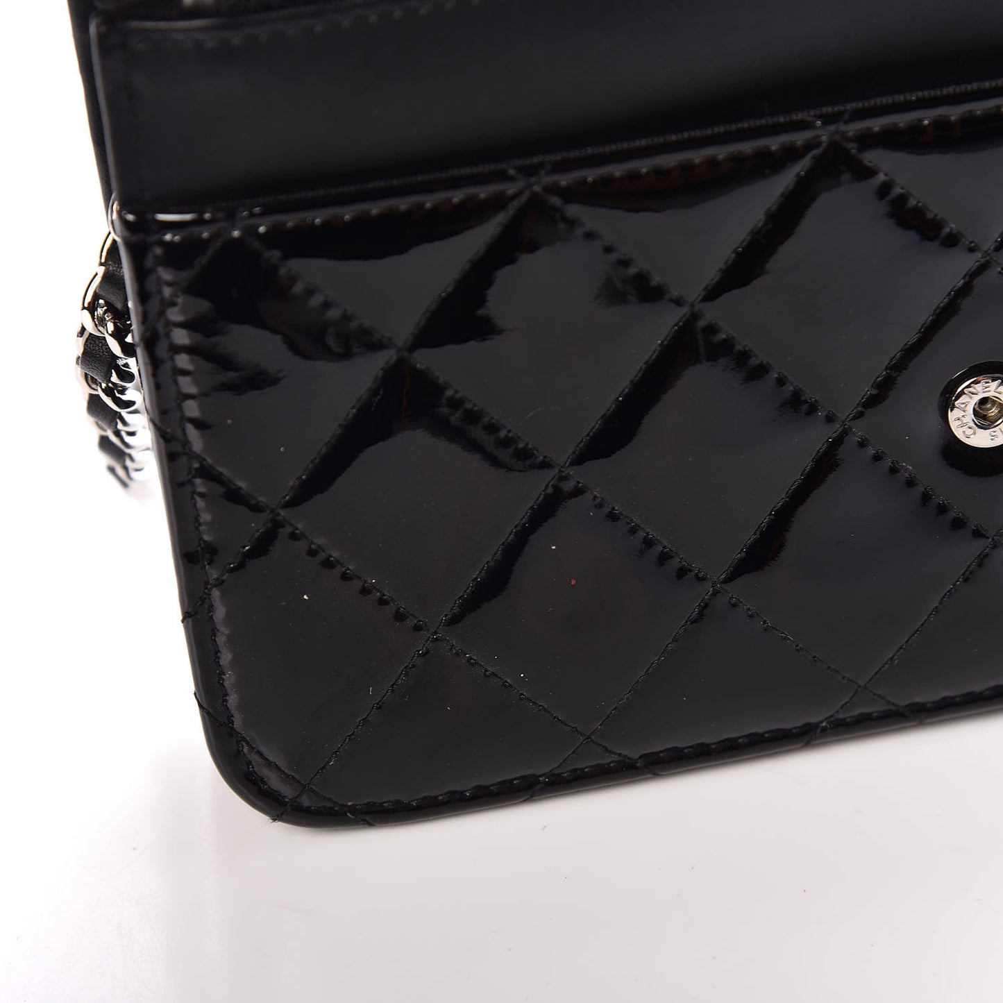 Patent Quilted Wallet On Chain WOC Black