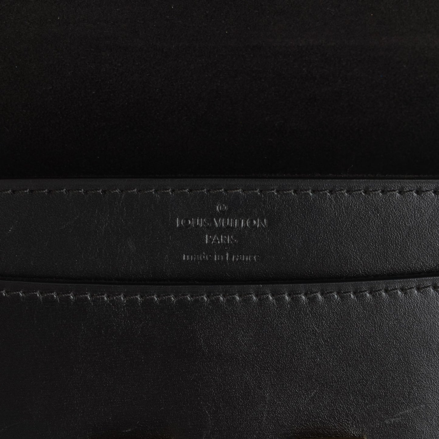 Calfskin Chain Louise GM Black