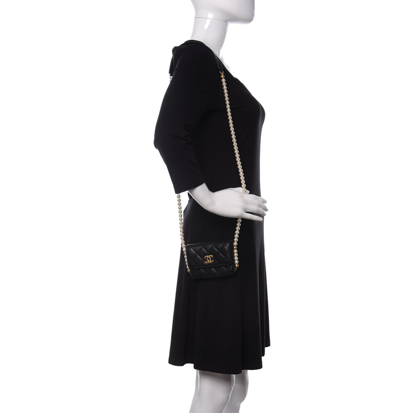 Calfskin Quilted About Pearls Card Holder Flap With Chain Black