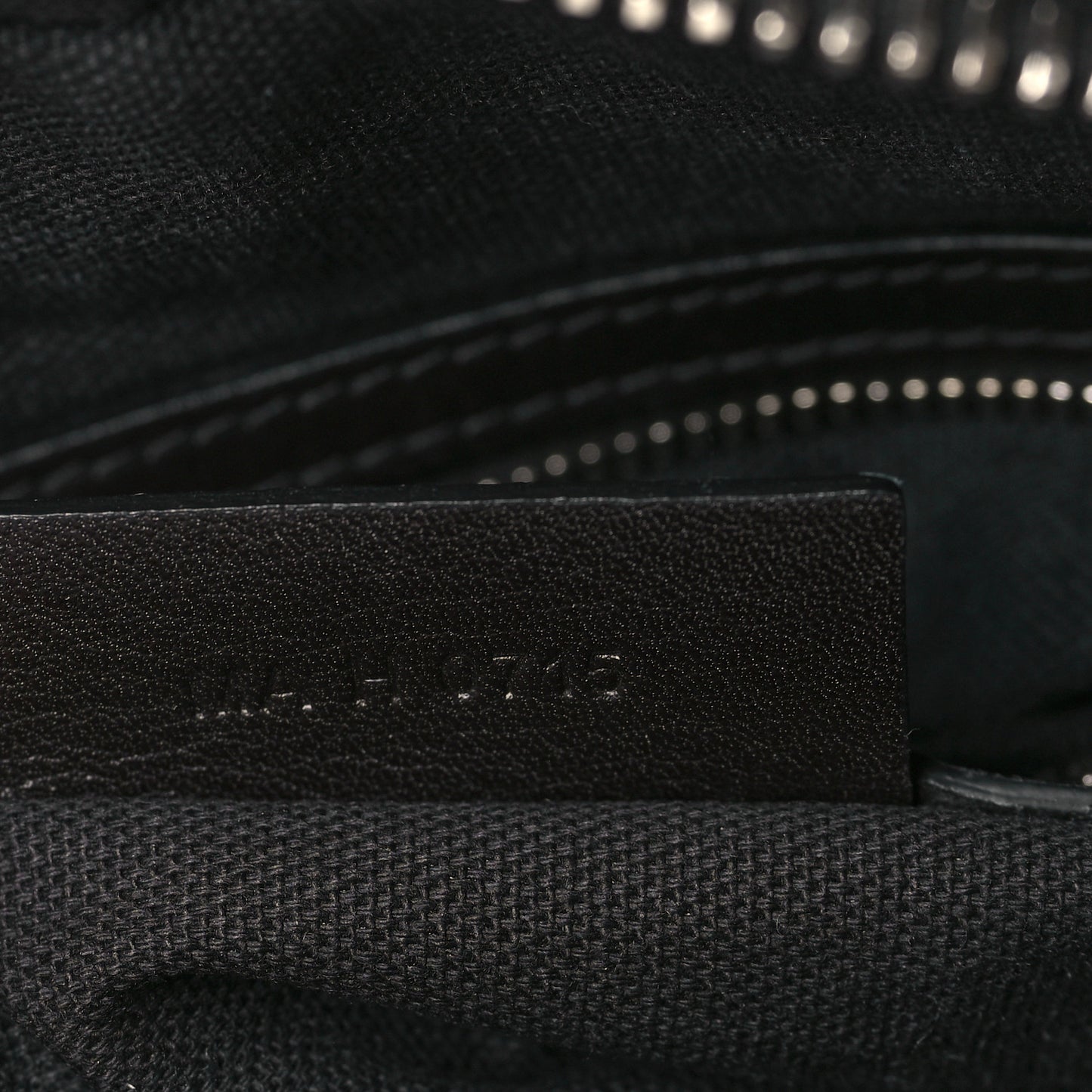 Waxed Calfskin Micro Nightingale Black