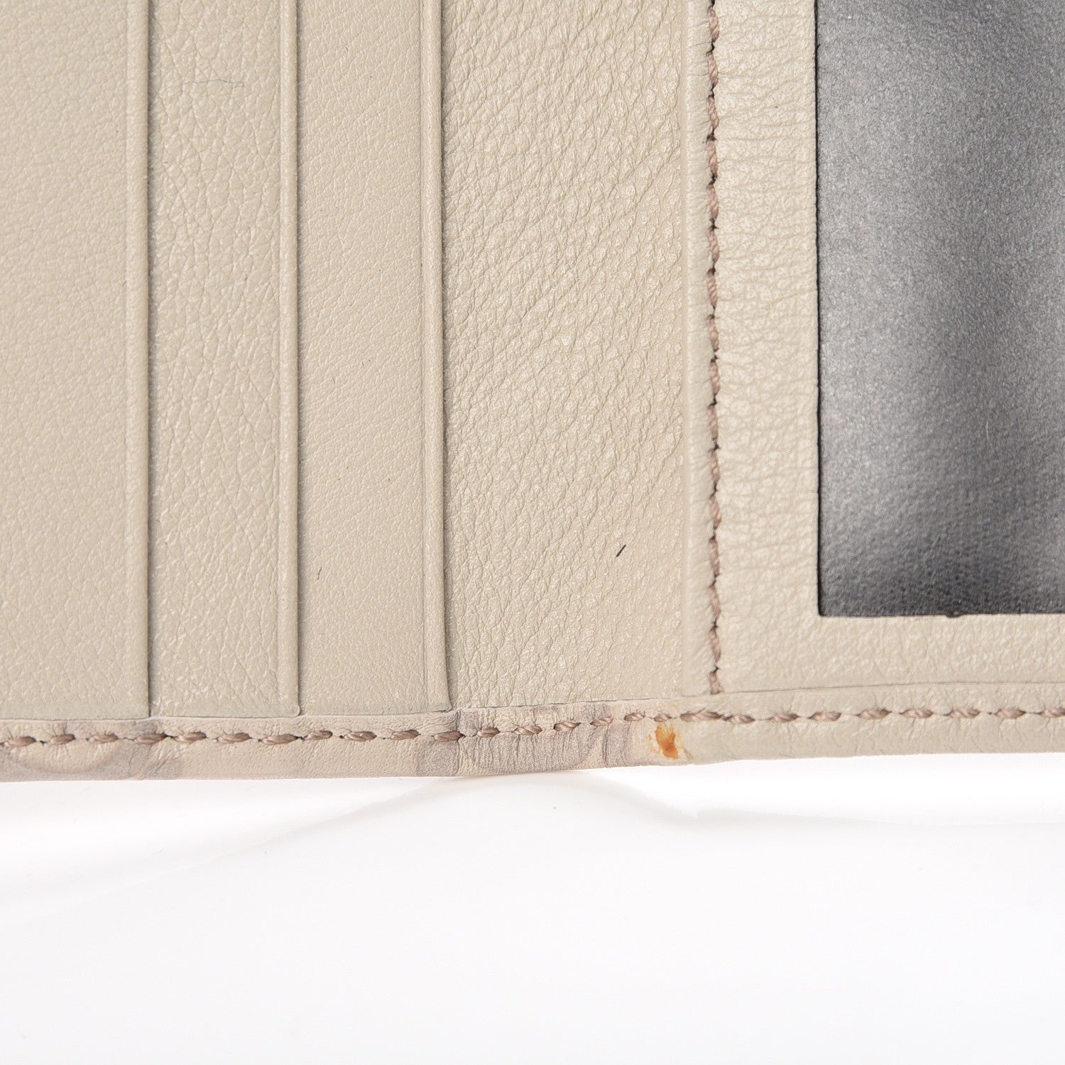 Gucci Guccissima Heart Travel Wallet Off White 8 of 9