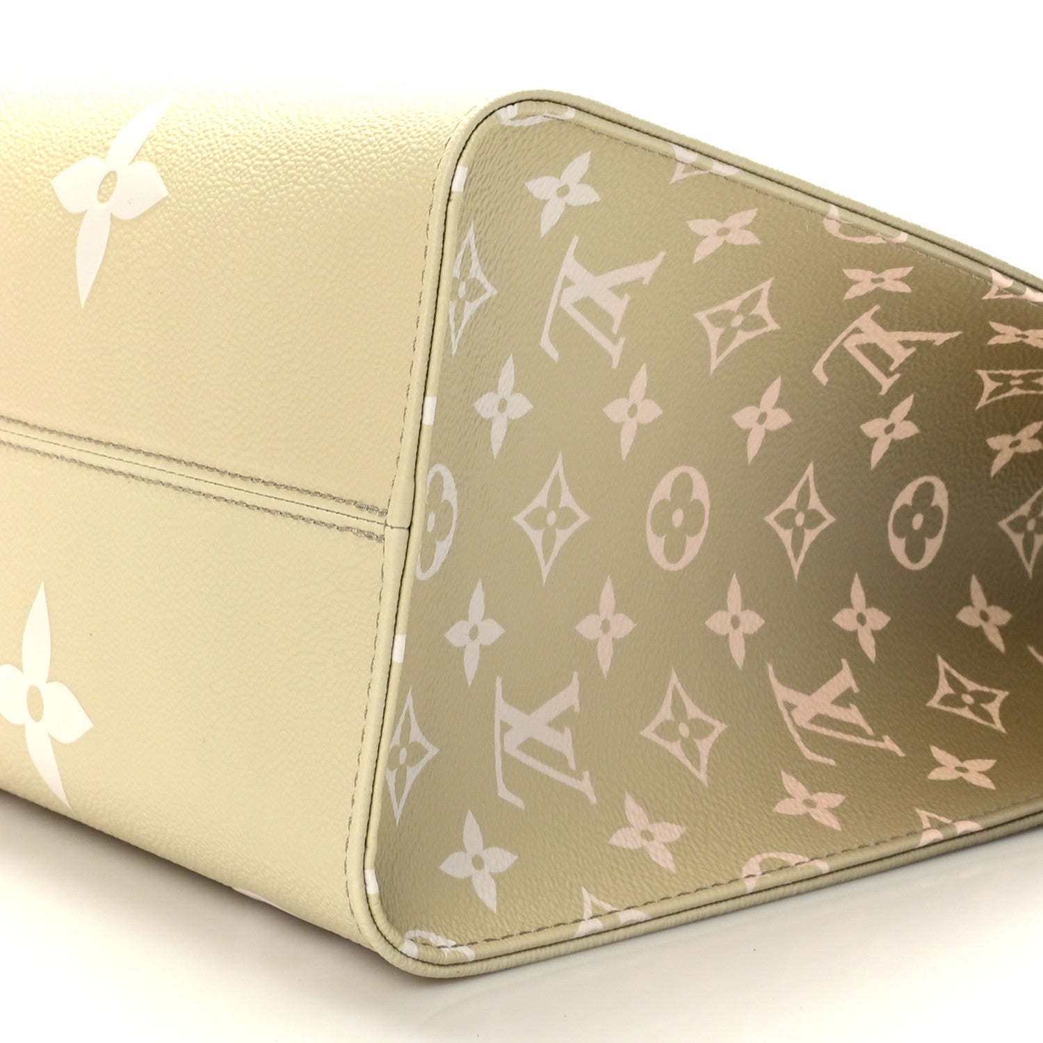 Louis Vuitton Monogram Giant Spring In The City Onthego MM Sunset Kaki 8 of 9