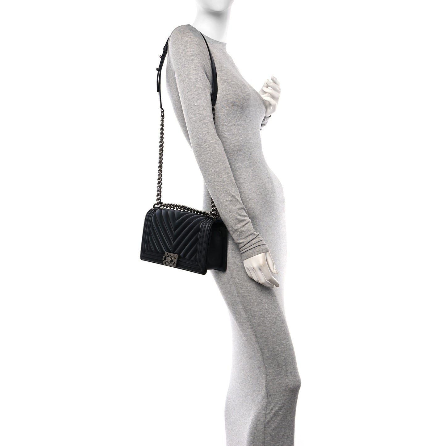 Calfskin Chevron Quilted Medium Boy Flap Black