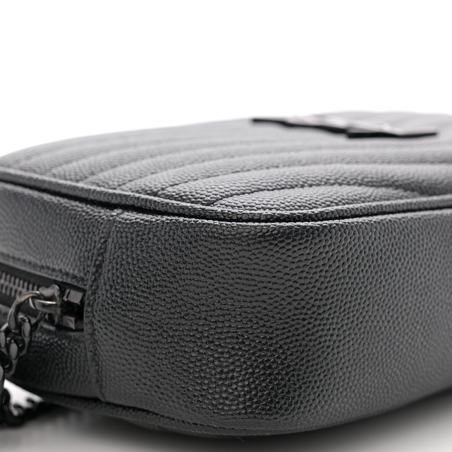 Saint Laurent Grain De Poudre Matelasse Monochrome Monogram Mini Lou Camera Bag Black 9 of 10