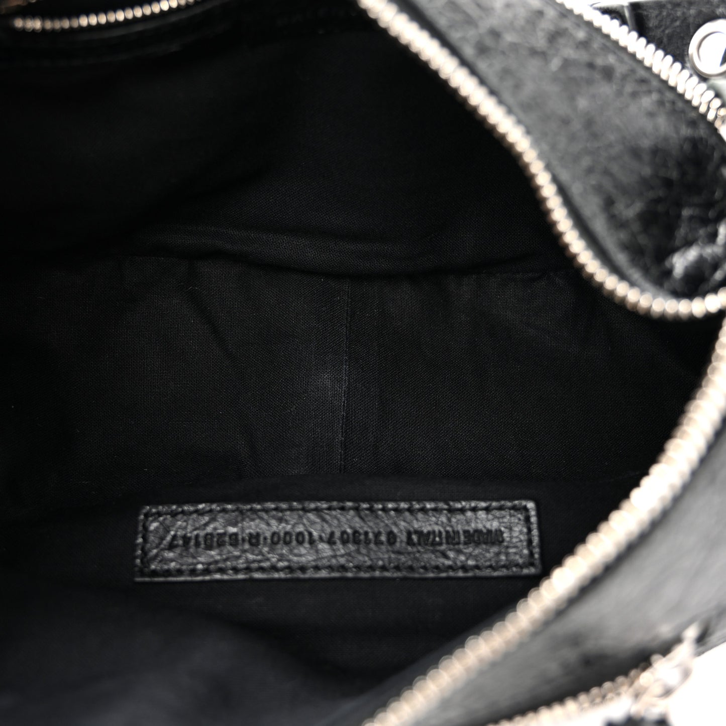 Agneau Arena Small Le Cagole Shoulder Bag Black