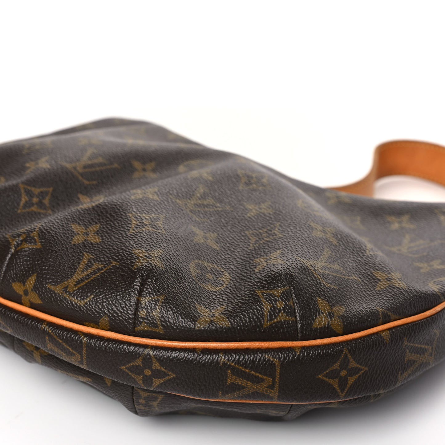 Monogram Croissant MM