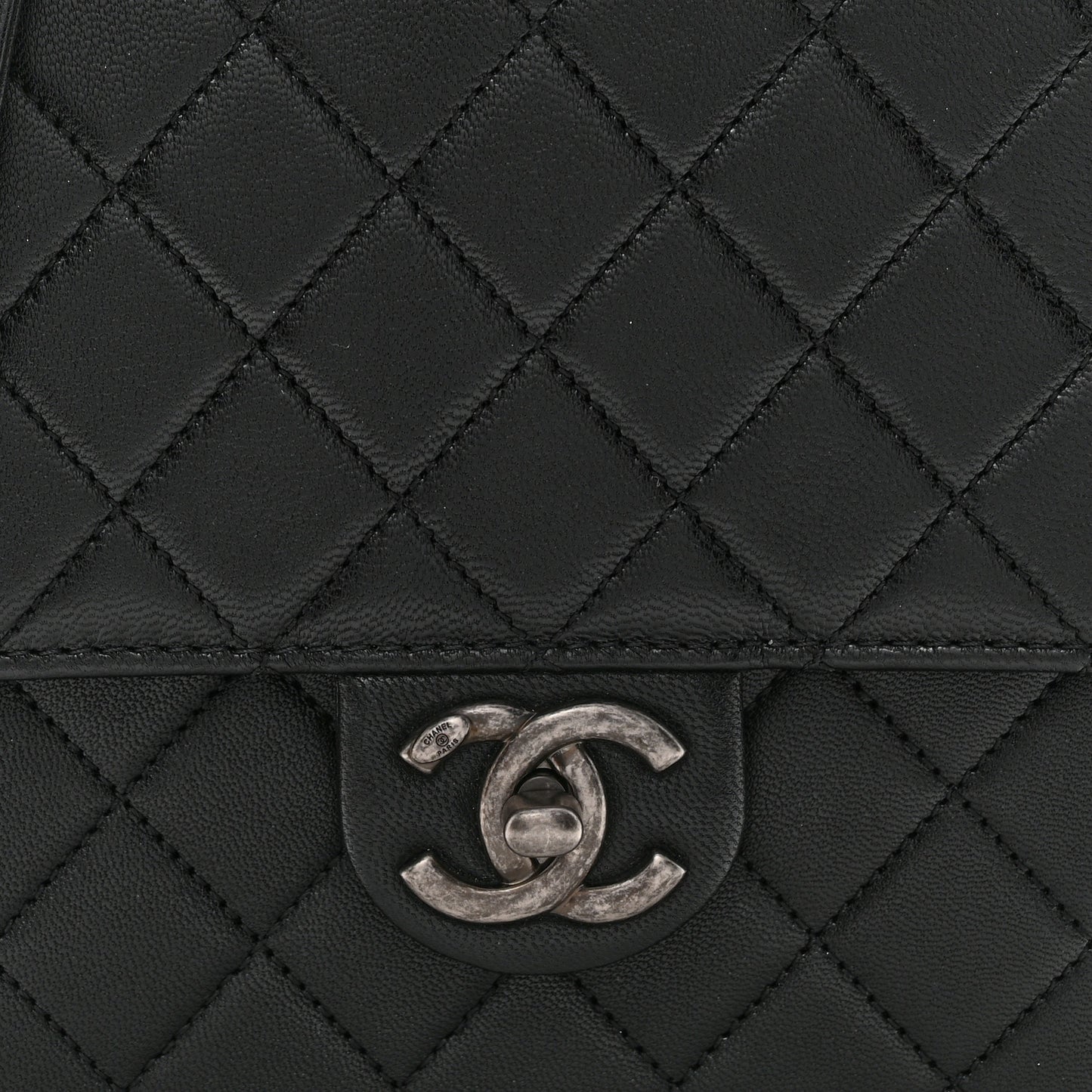 Lambskin Quilted Chic Pearls Flap Black