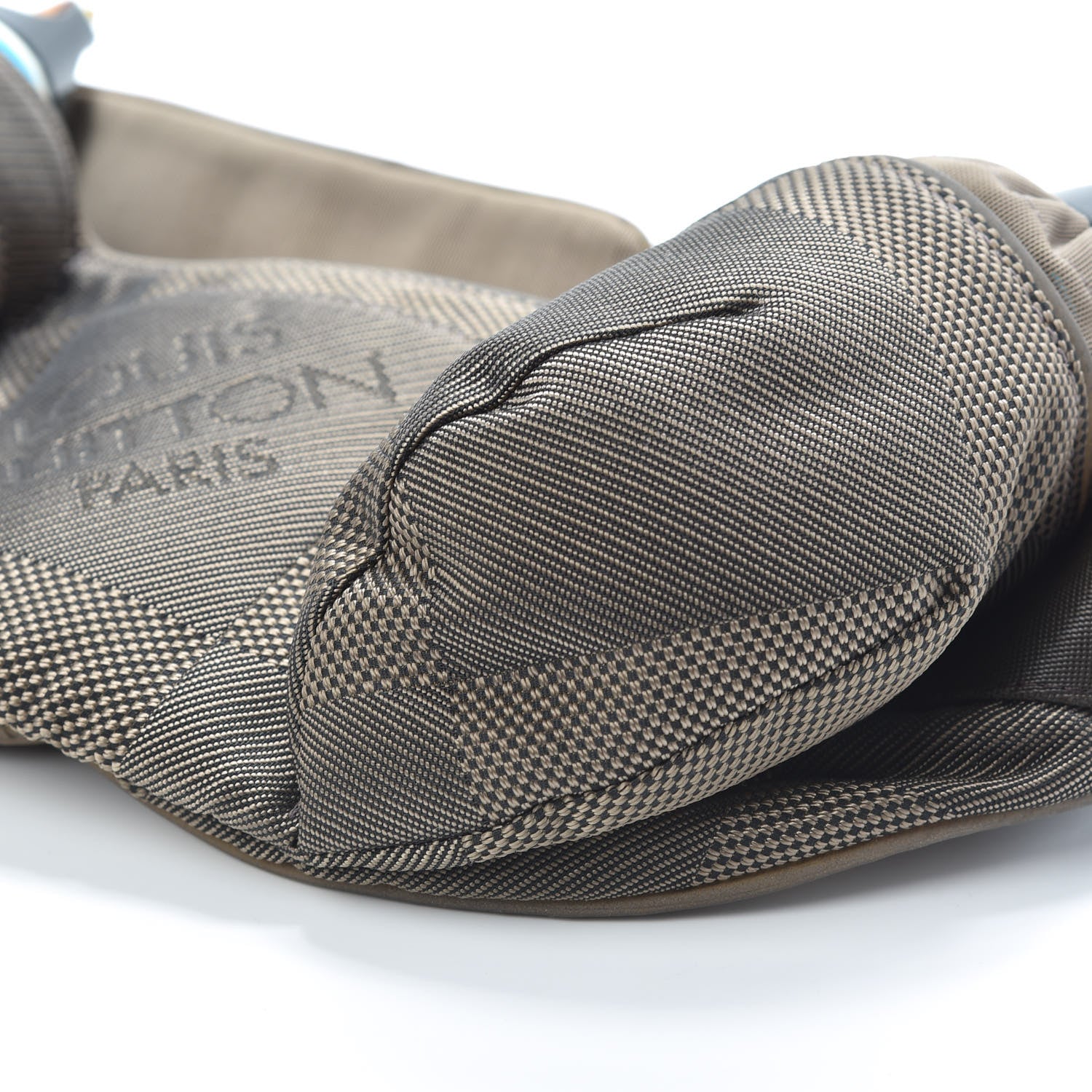 Louis Vuitton Damier Geant Ceinture Jogging PM Terre 9 of 9