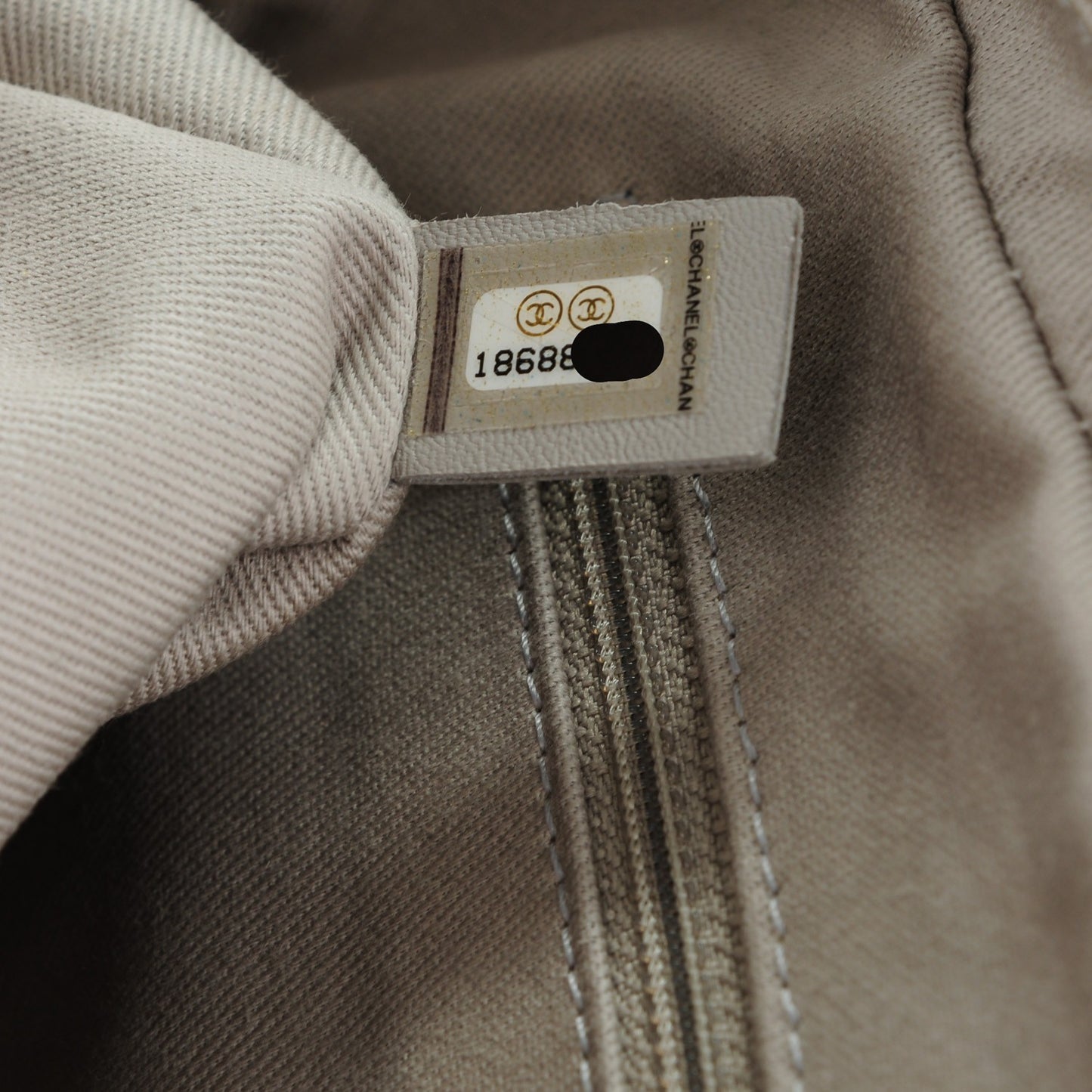 Caviar Quilted Jumbo Easy Flap Beige