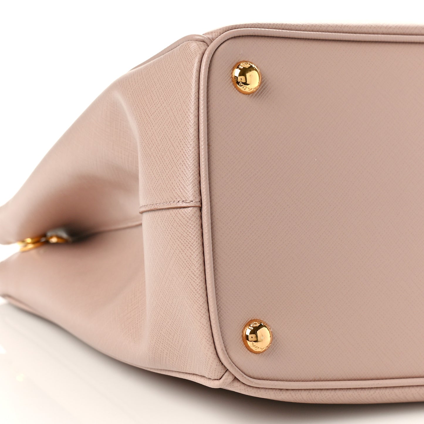 Saffiano Medium Galleria Double Zip Tote Cammeo