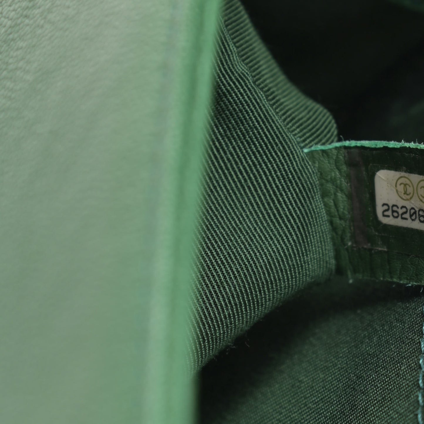 Caviar Quilted Medium Boy Flap Green