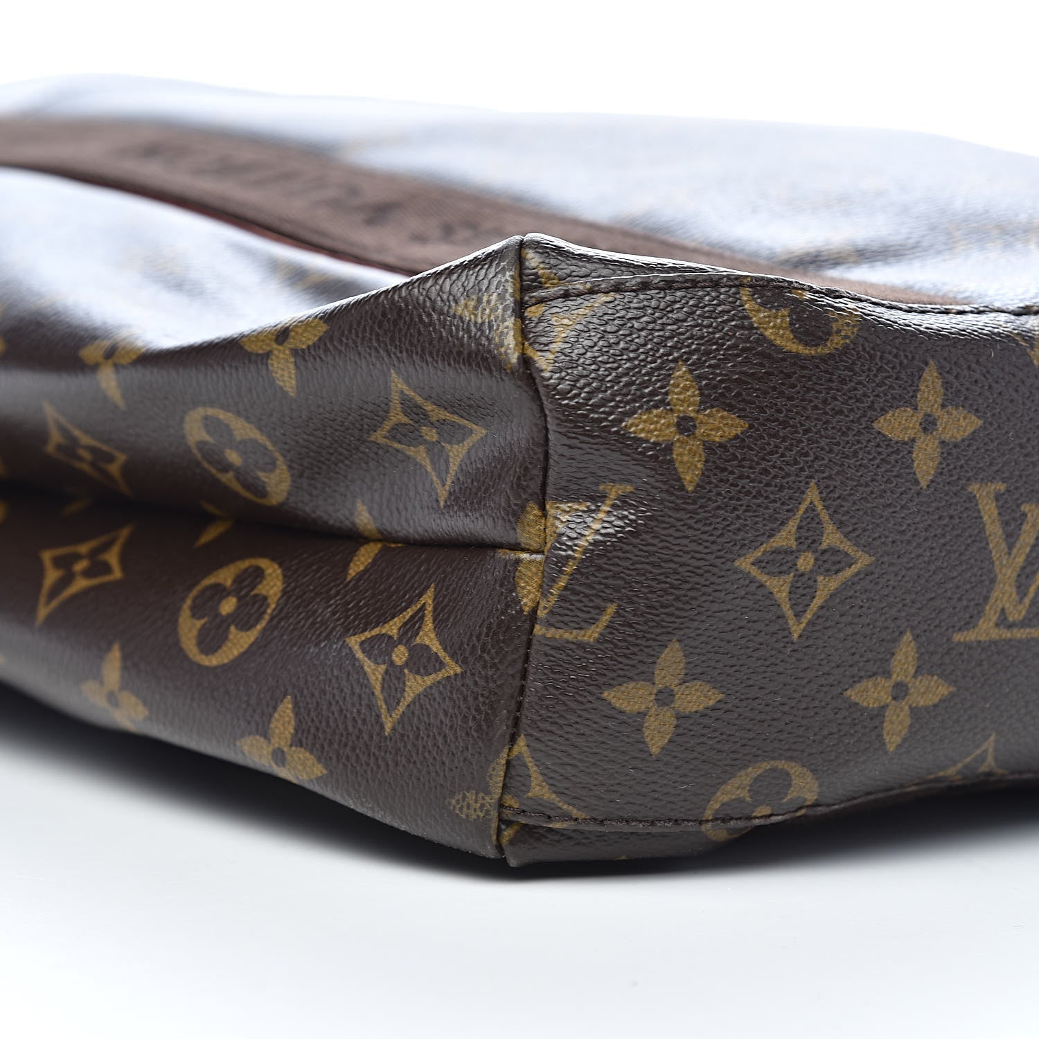 Louis Vuitton Monogram Cabas Beaubourg 10 of 13
