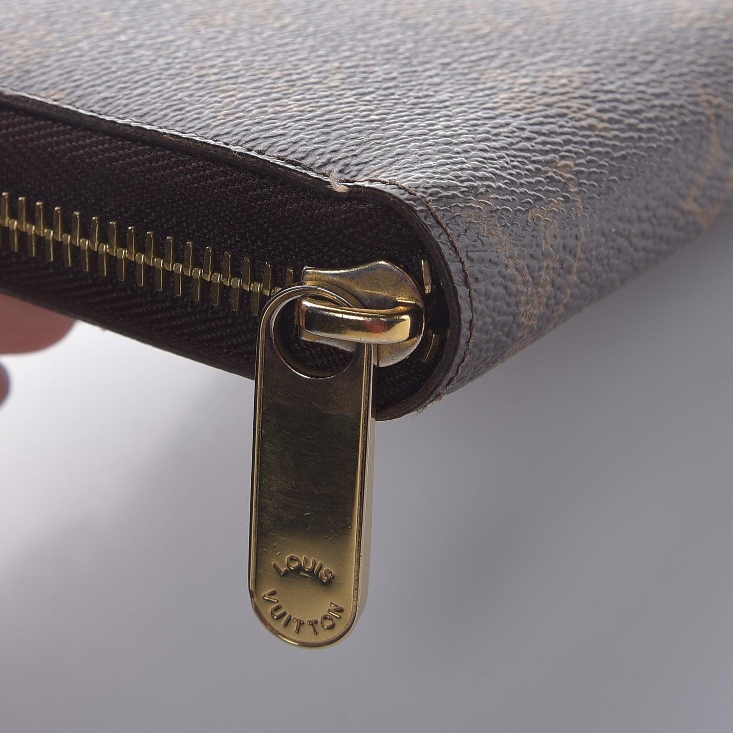 Louis Vuitton Monogram Zippy Wallet 9 of 10