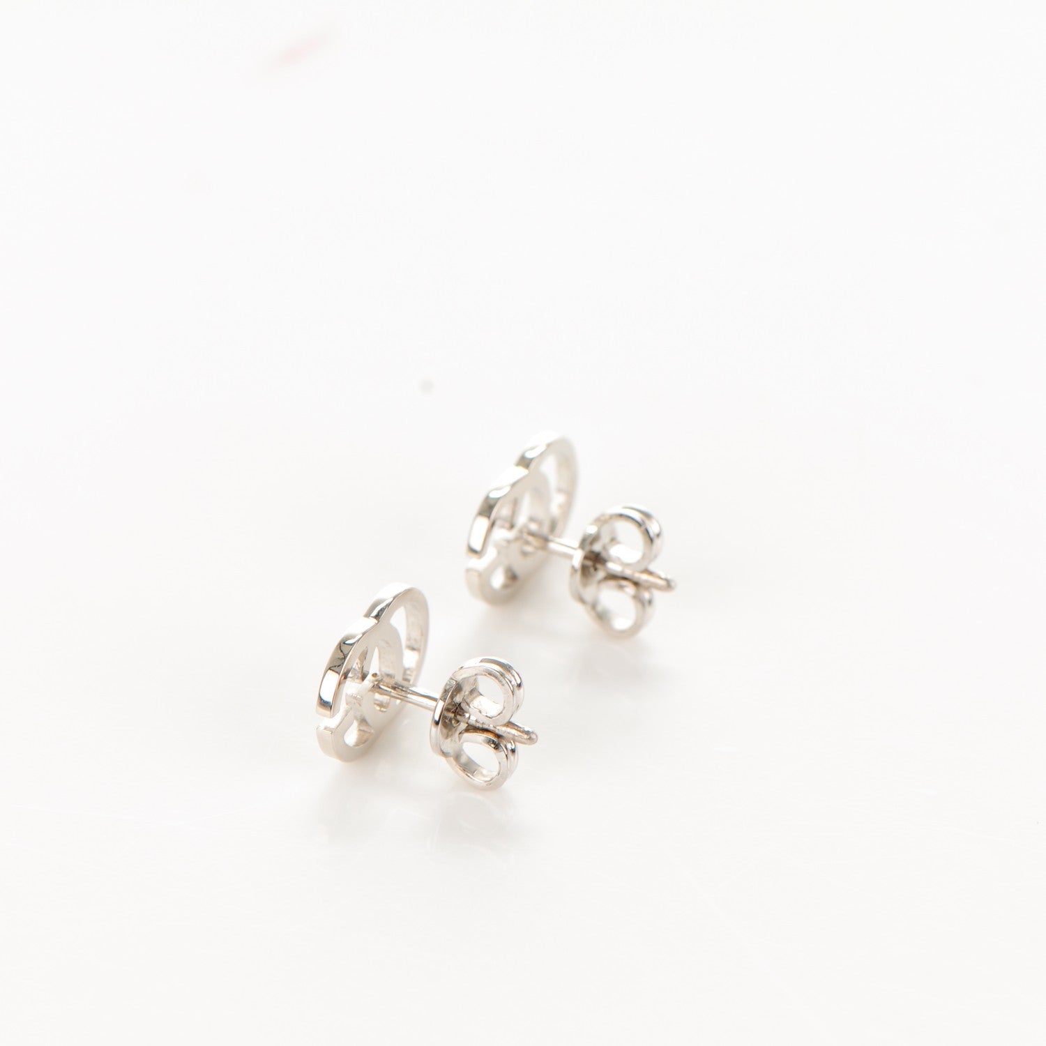 Gucci 18K White Gold GG Tissue Stud Earrings 4 of 7