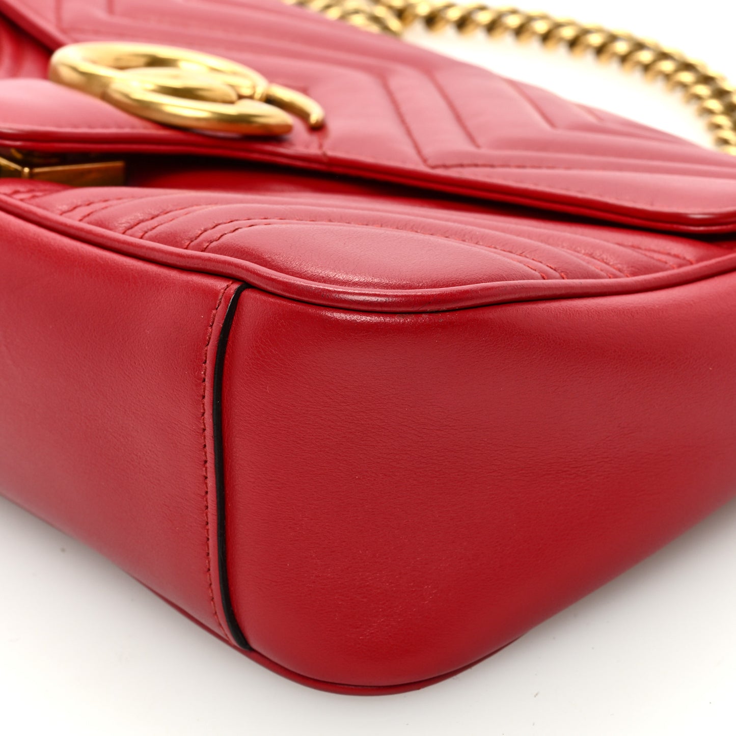 Calfskin Matelasse Small GG Marmont Shoulder Bag Hibiscus Red