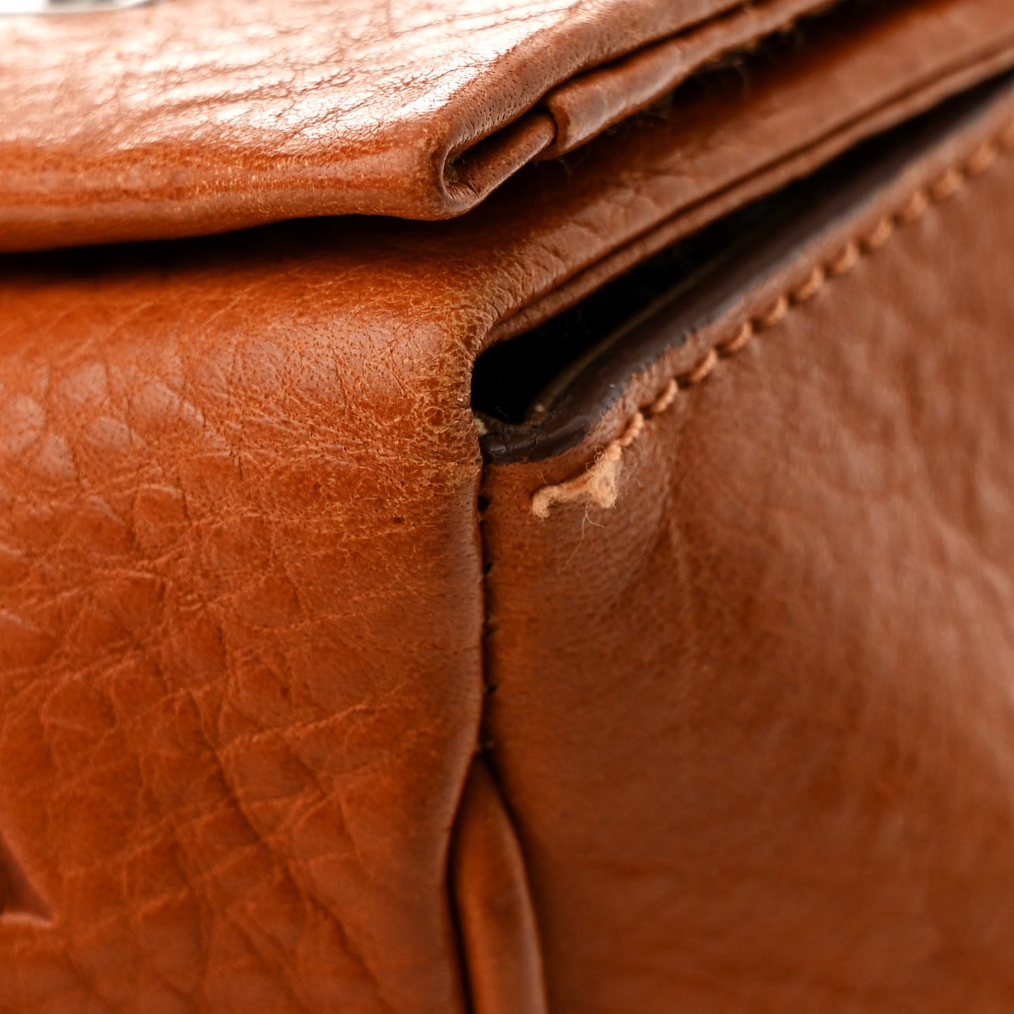 Vitello Daino Turn Lock Frame Shoulder Bag Caramel