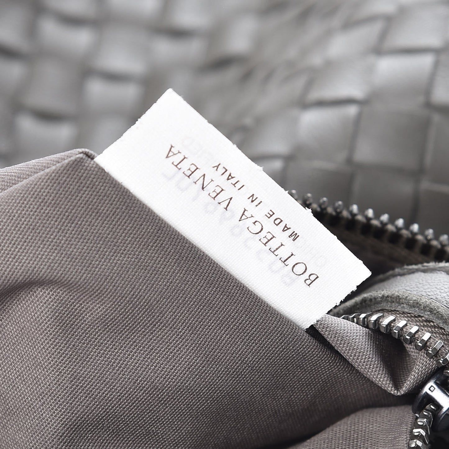 Nappa Intrecciato Pyramid Hobo Light Grey