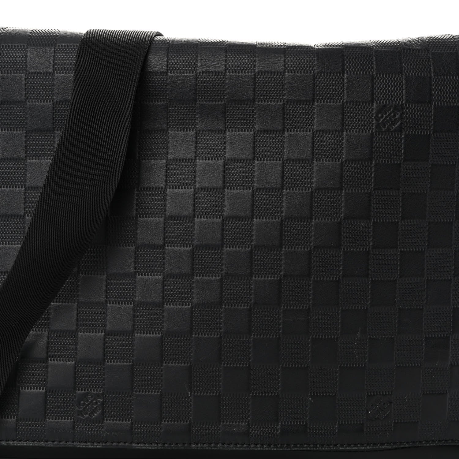 Louis Vuitton Damier Infini District MM Onyx 7 of 9