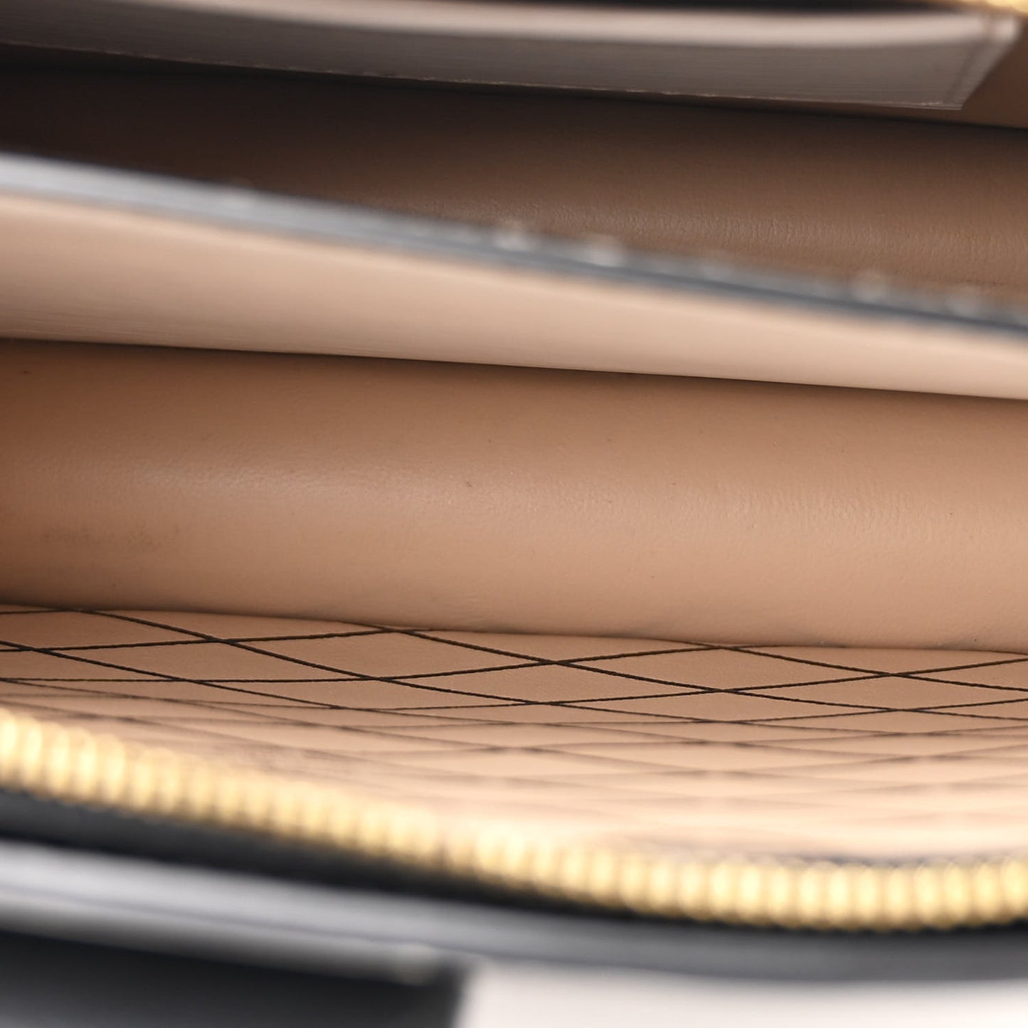 Epi Trunk Clutch White