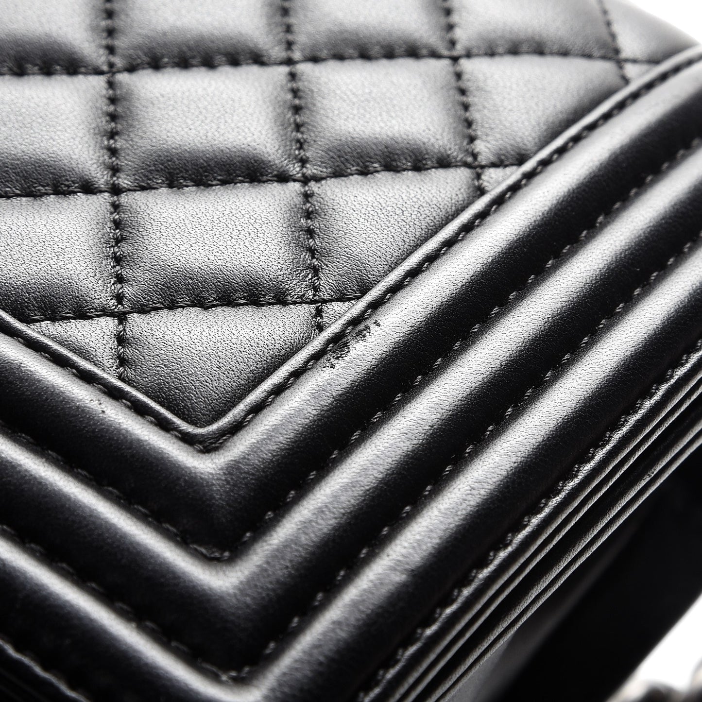 Lambskin Quilted Medium Boy Flap Black
