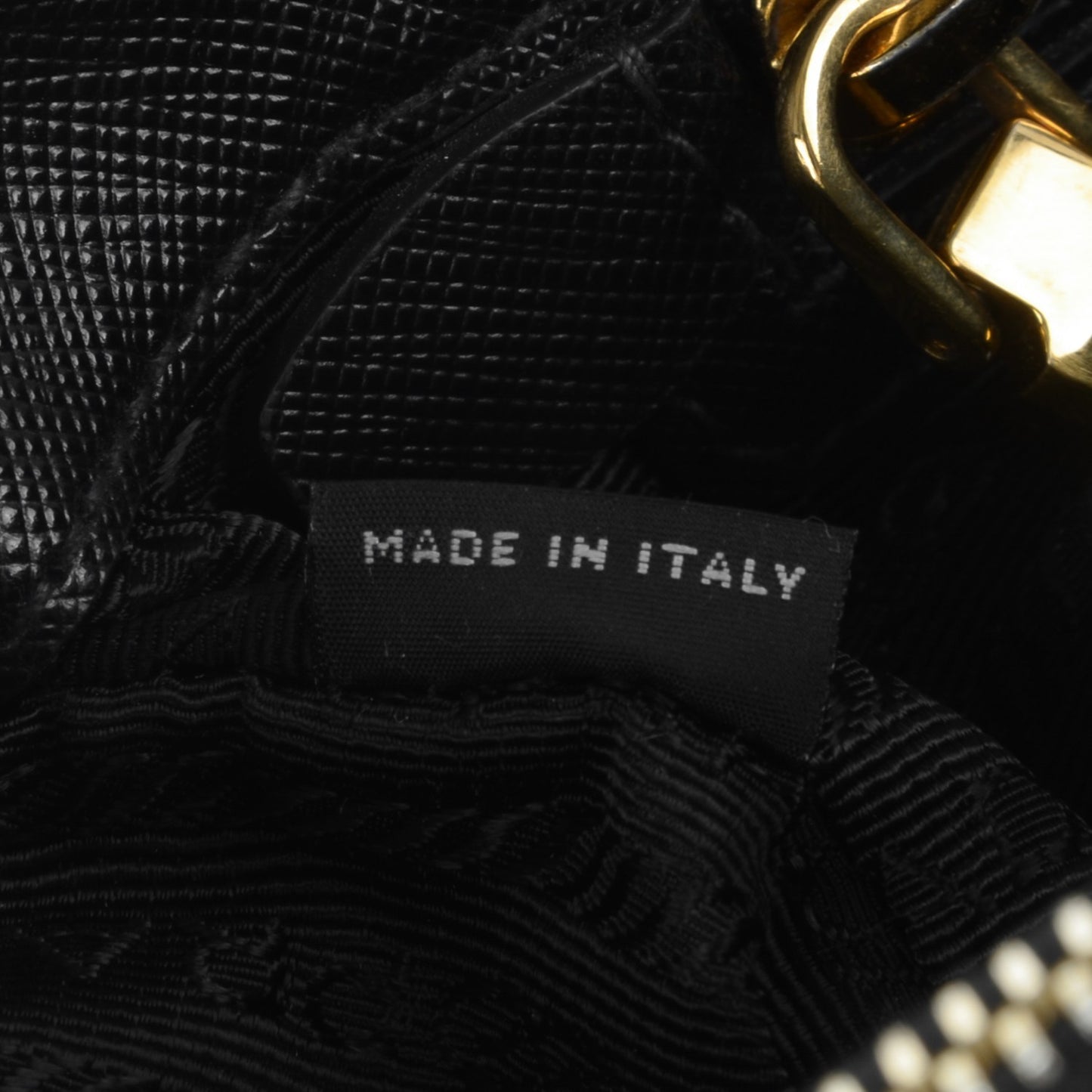 Saffiano Medium Galleria Double Zip Tote Black