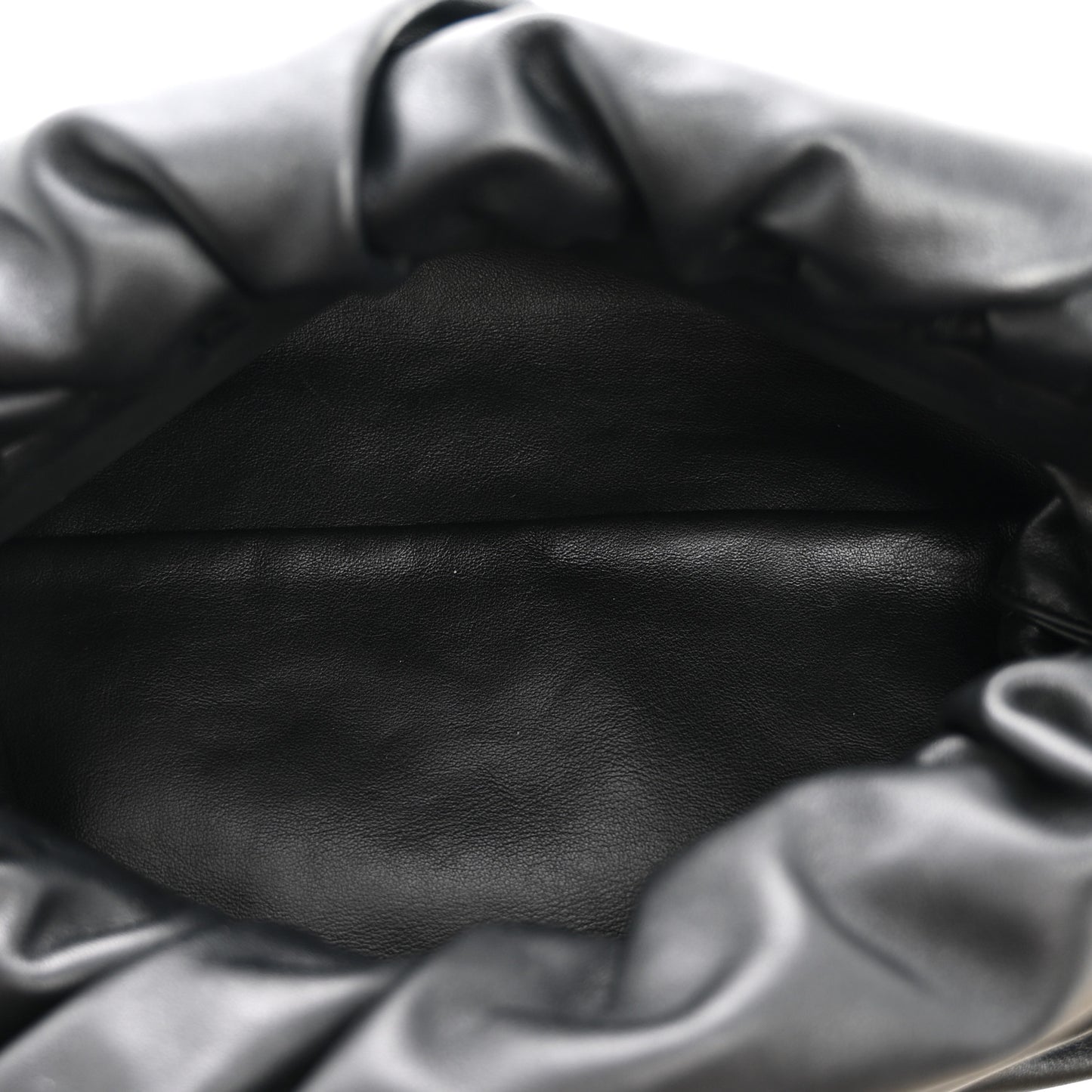 Calfskin The Pouch Chain Black