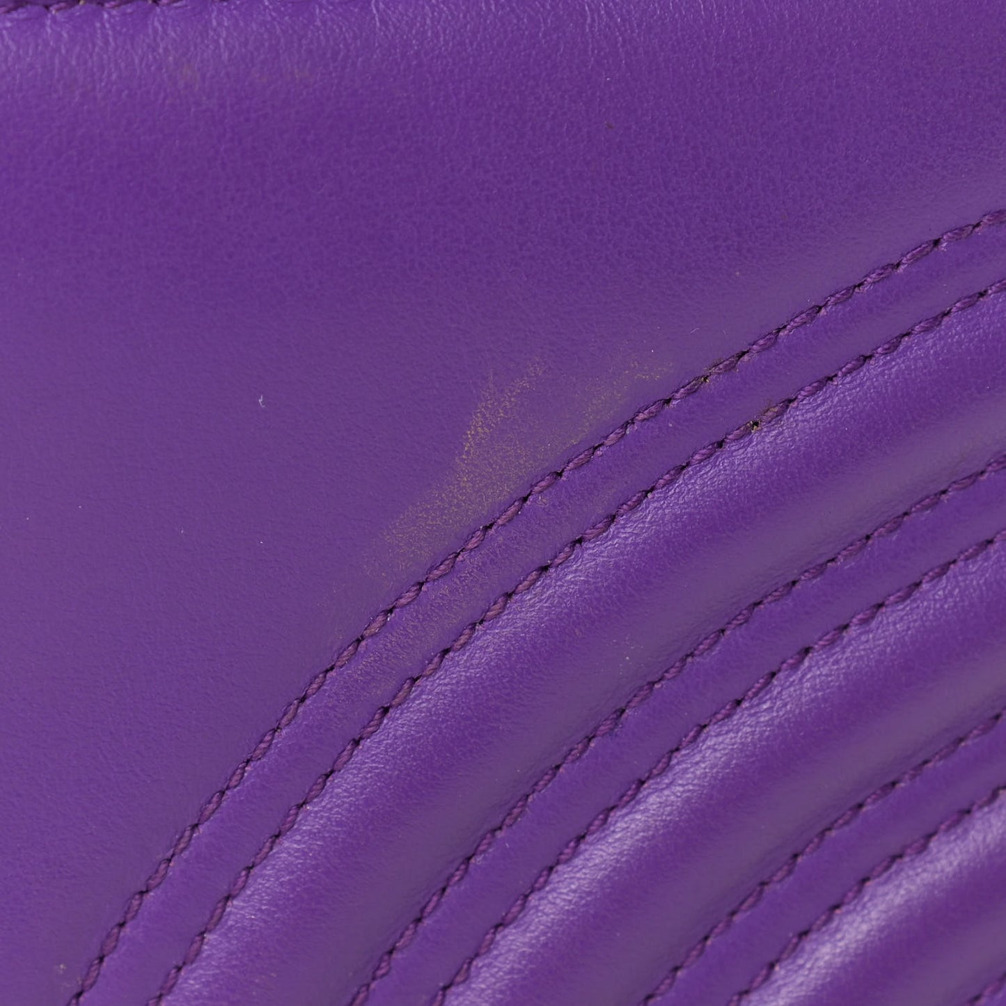 Calfskin Matelasse Small GG Marmont Shoulder Bag Shine Purple