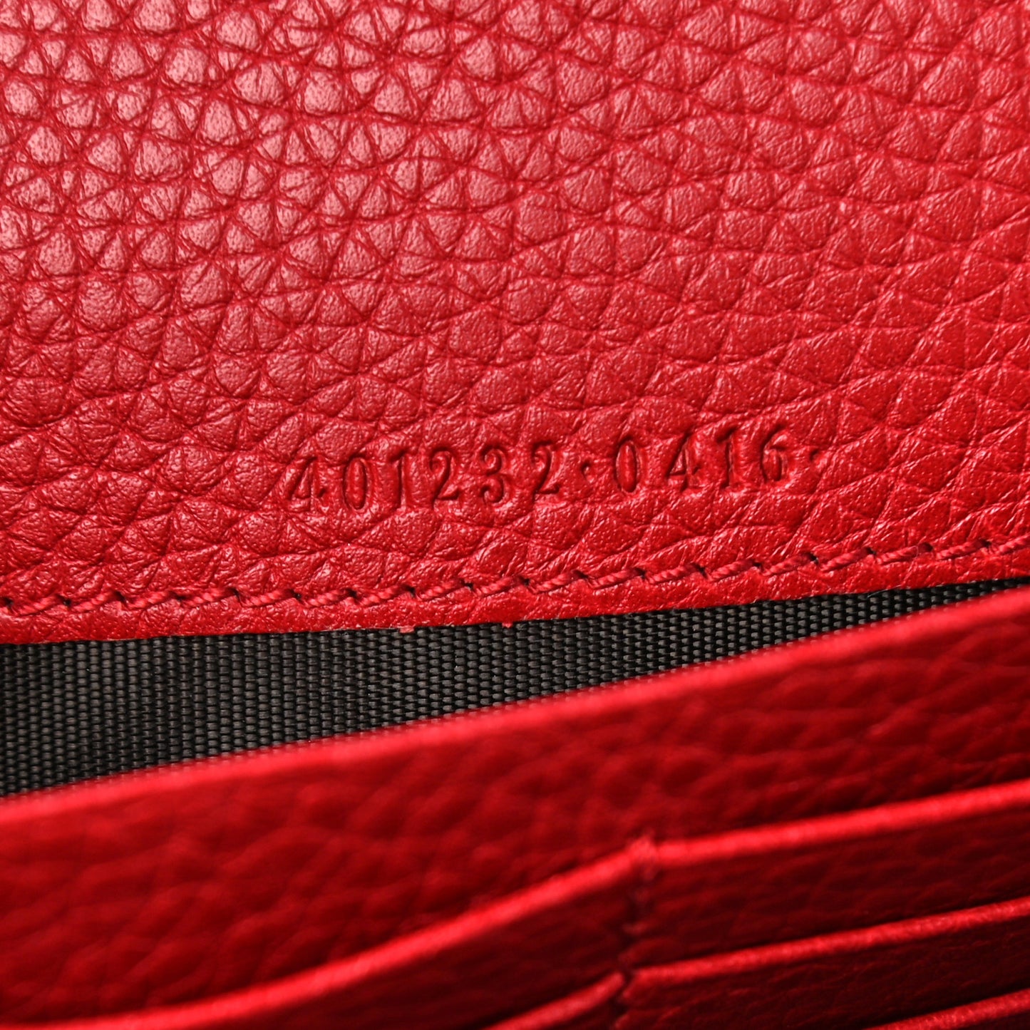 Calfskin GG Marmont Chain Wallet Vulcanic Red