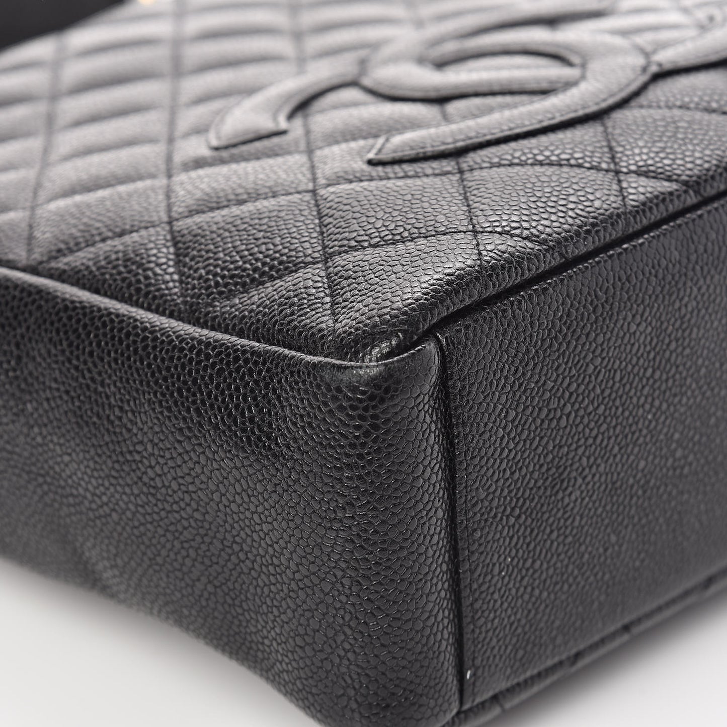 Caviar Quilted Petit Shopping Tote PST Black