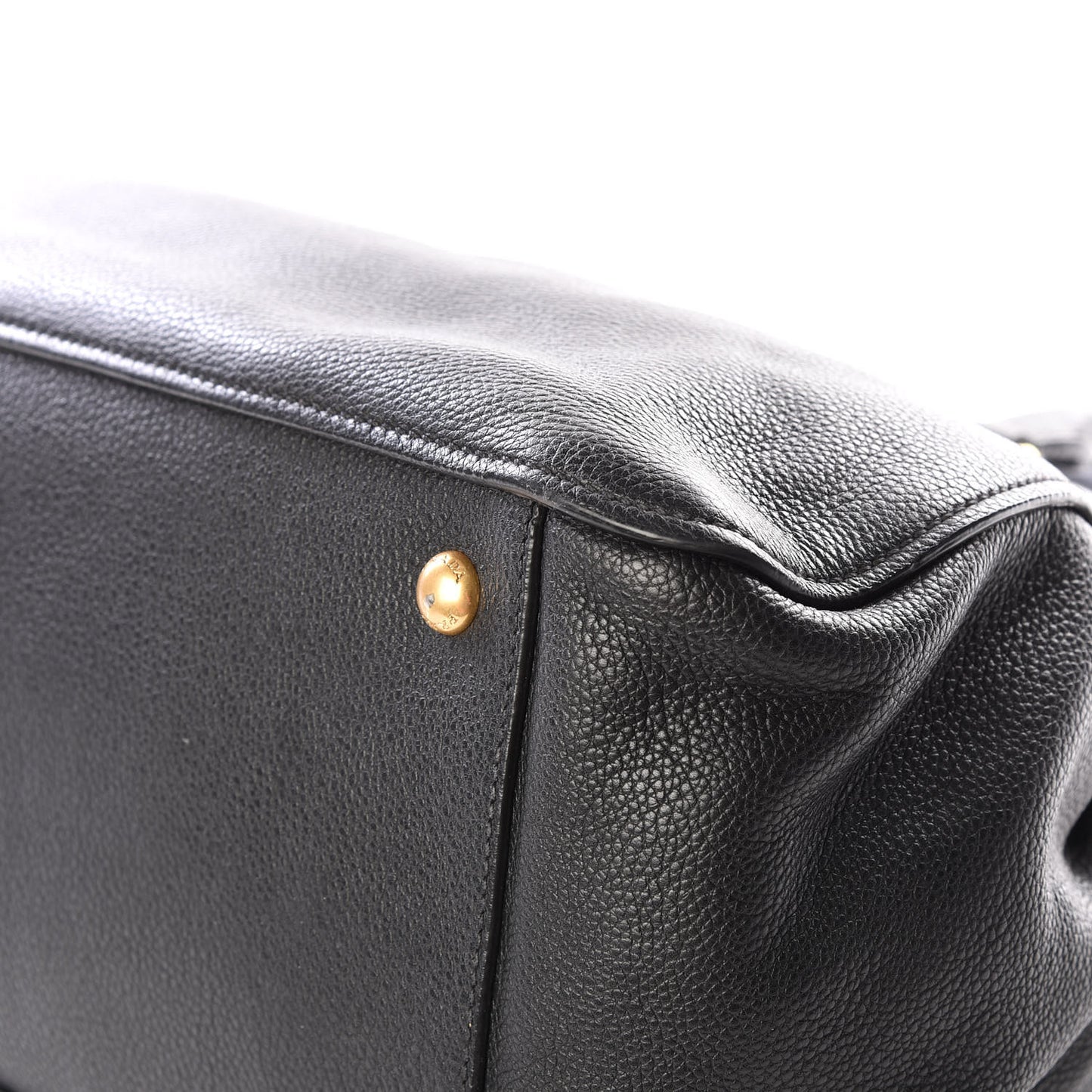 Vitello Daino Shoulder Bag Black