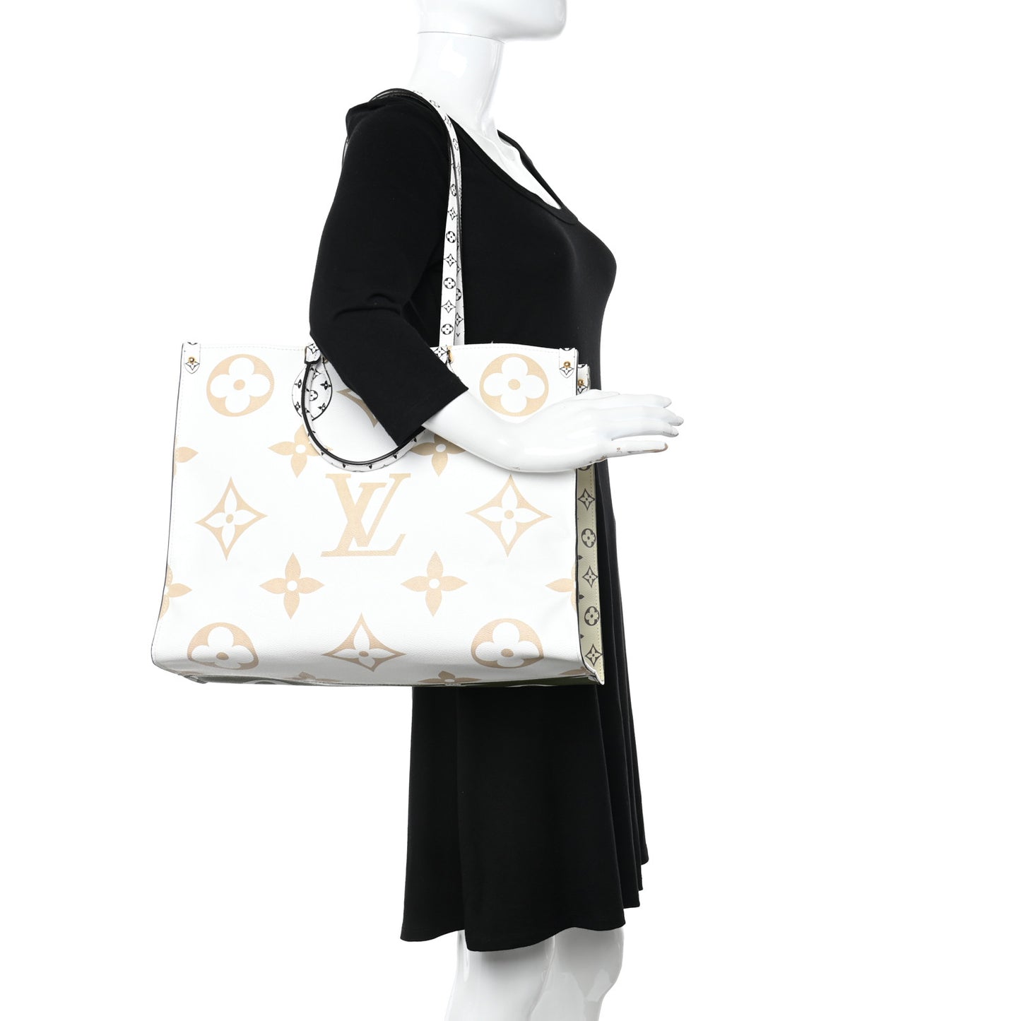 Monogram Giant Onthego GM Kaki Beige
