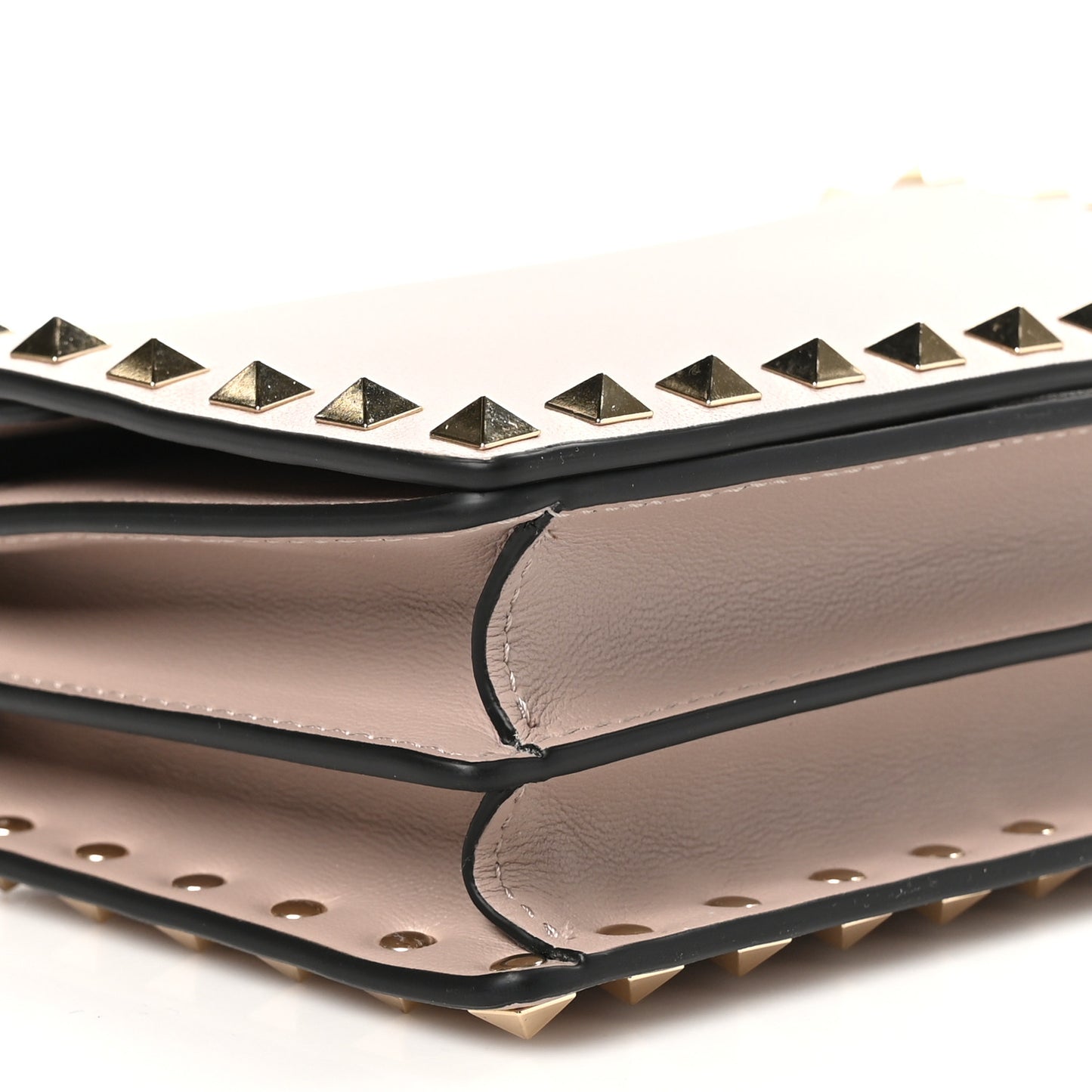 Vitello Rockstud Wallet on Chain Poudre