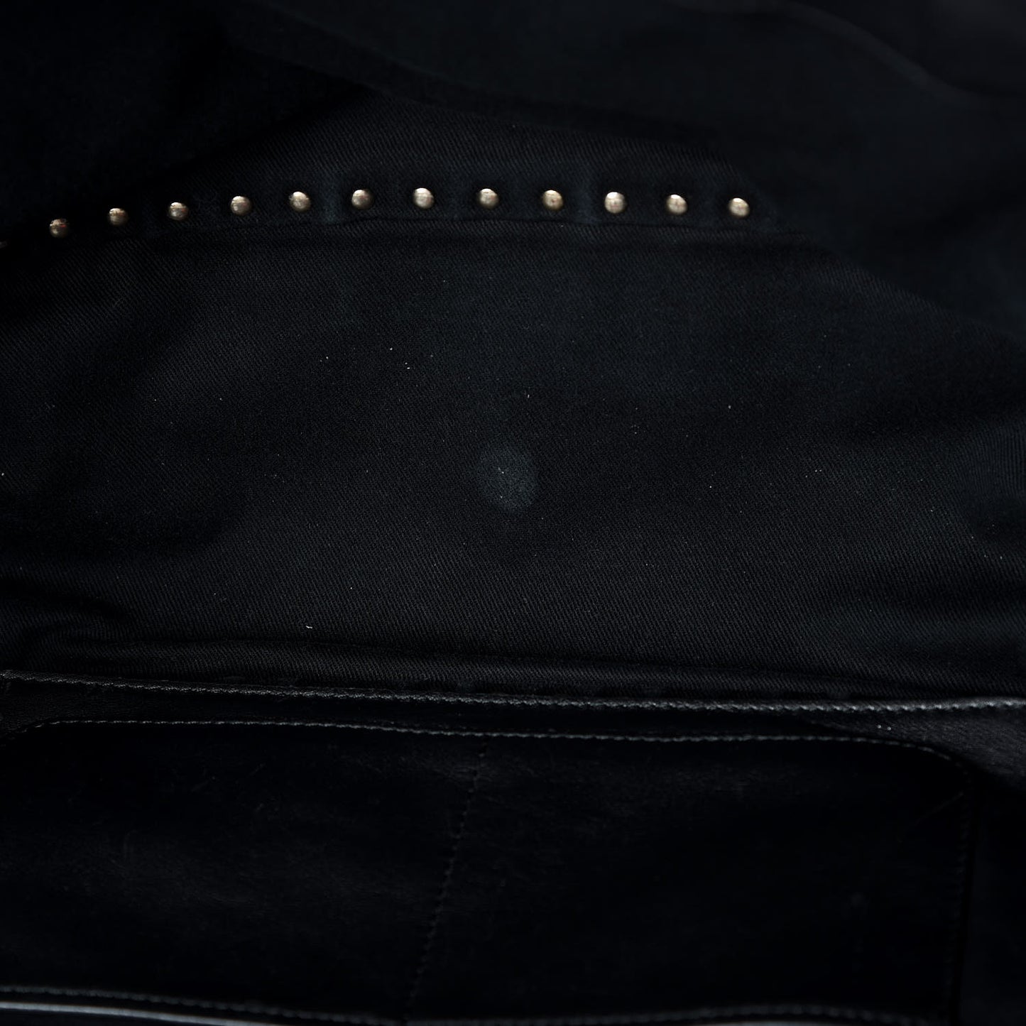 Vitello Medium Rockstud Tote Black