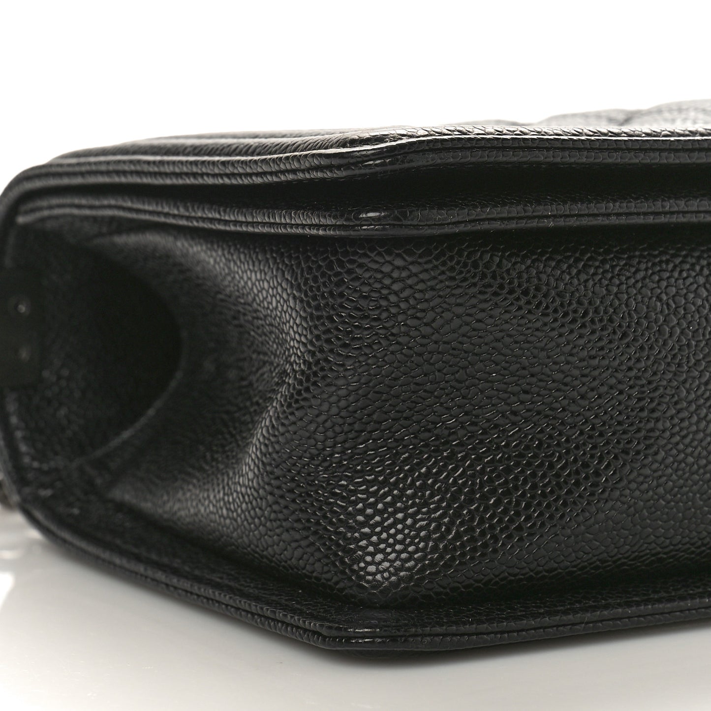 Caviar Quilted Medium Boy Flap Black