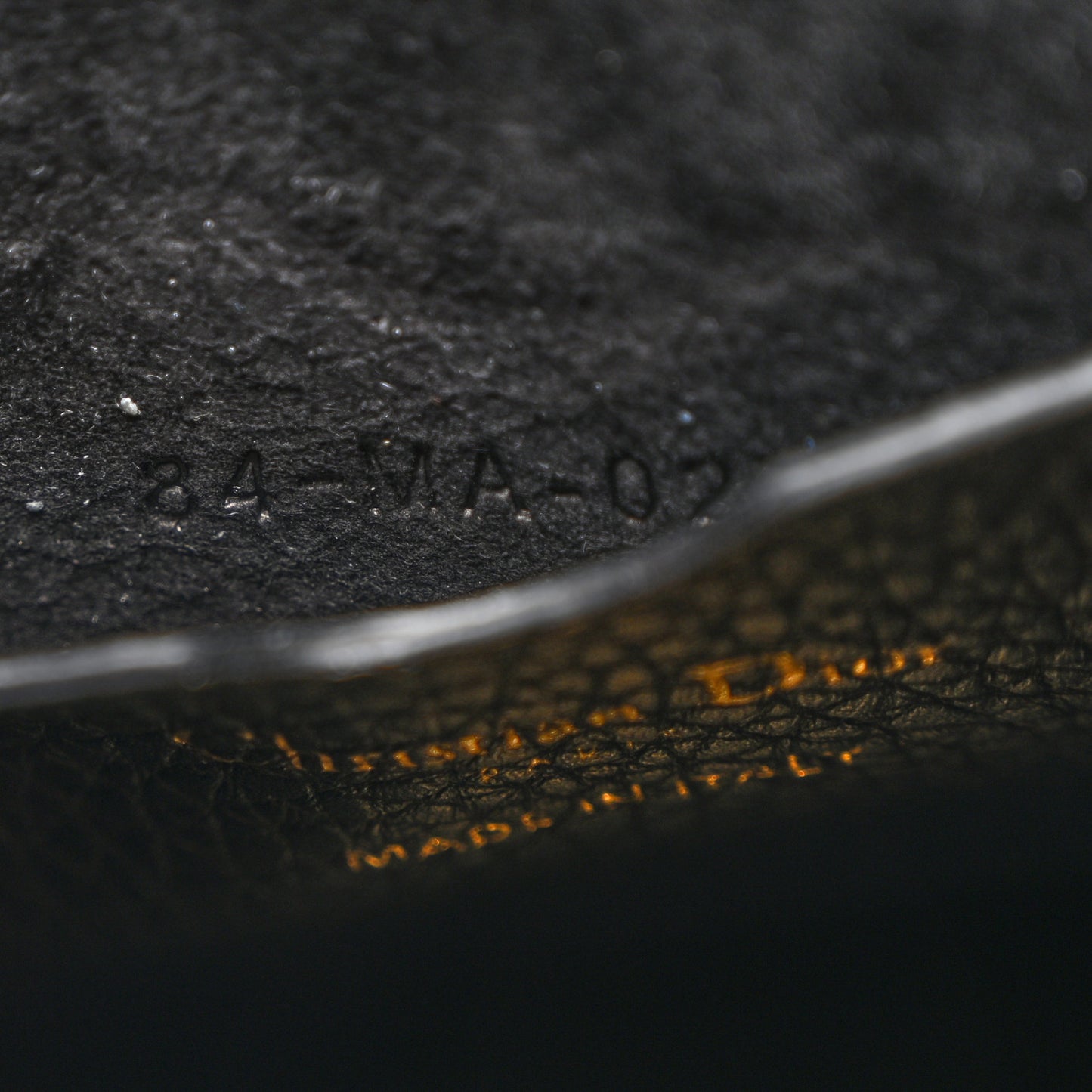 Grained Calfskin Medium Bobby Flap Black